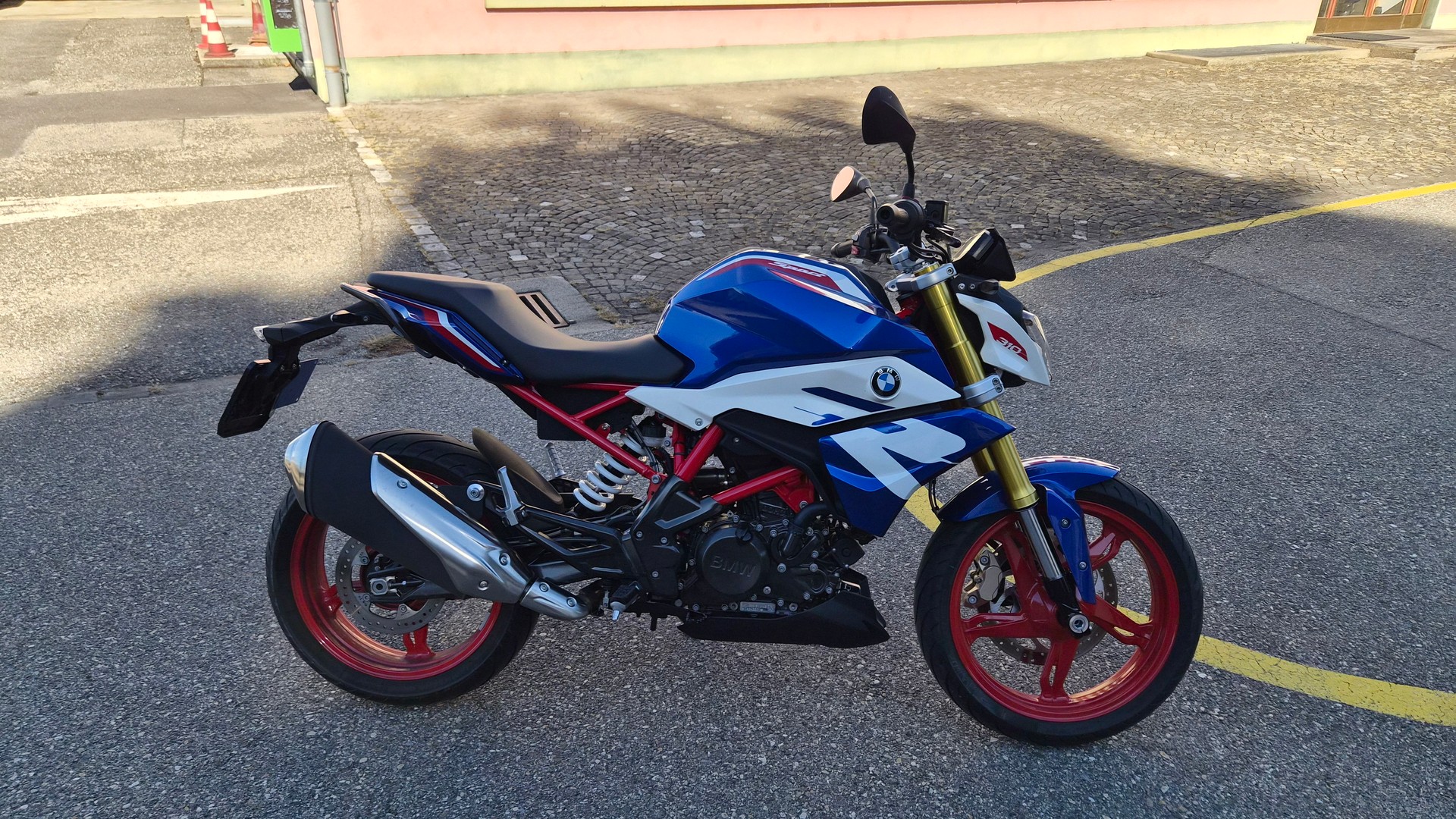 BMW G 310 R-image-1