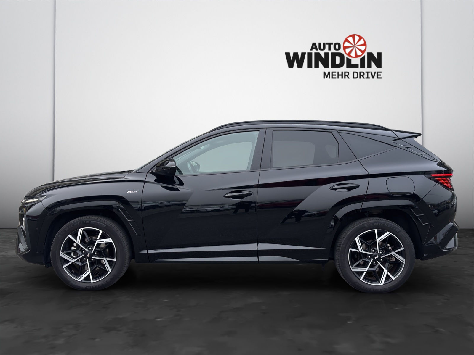 HYUNDAI Tucson 1.6 T-GDi HEV N-Line 4WD Sunroof MY27-showroom-element-3