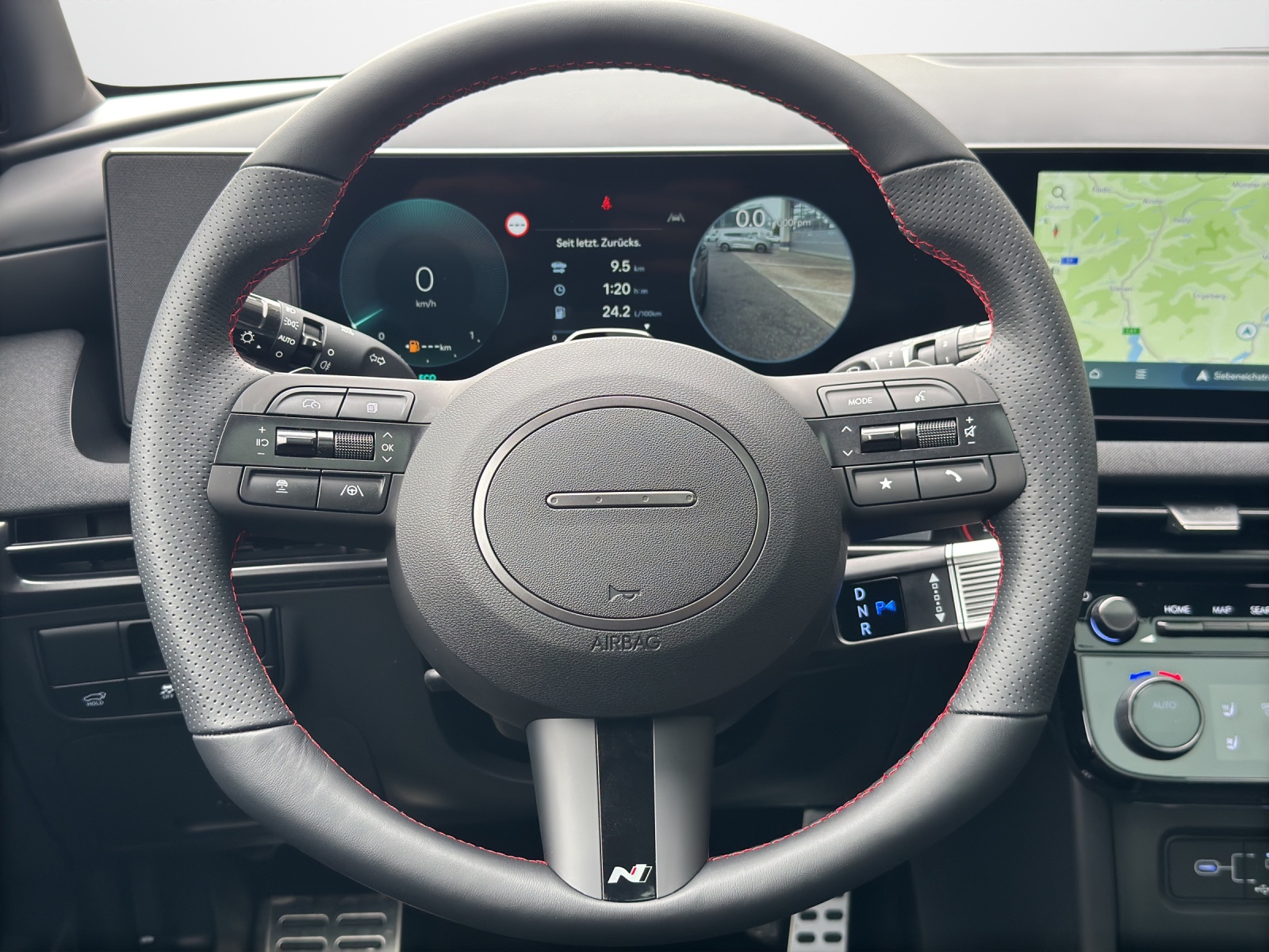 HYUNDAI Tucson 1.6 T-GDi HEV N-Line 4WD Sunroof MY27-image-9