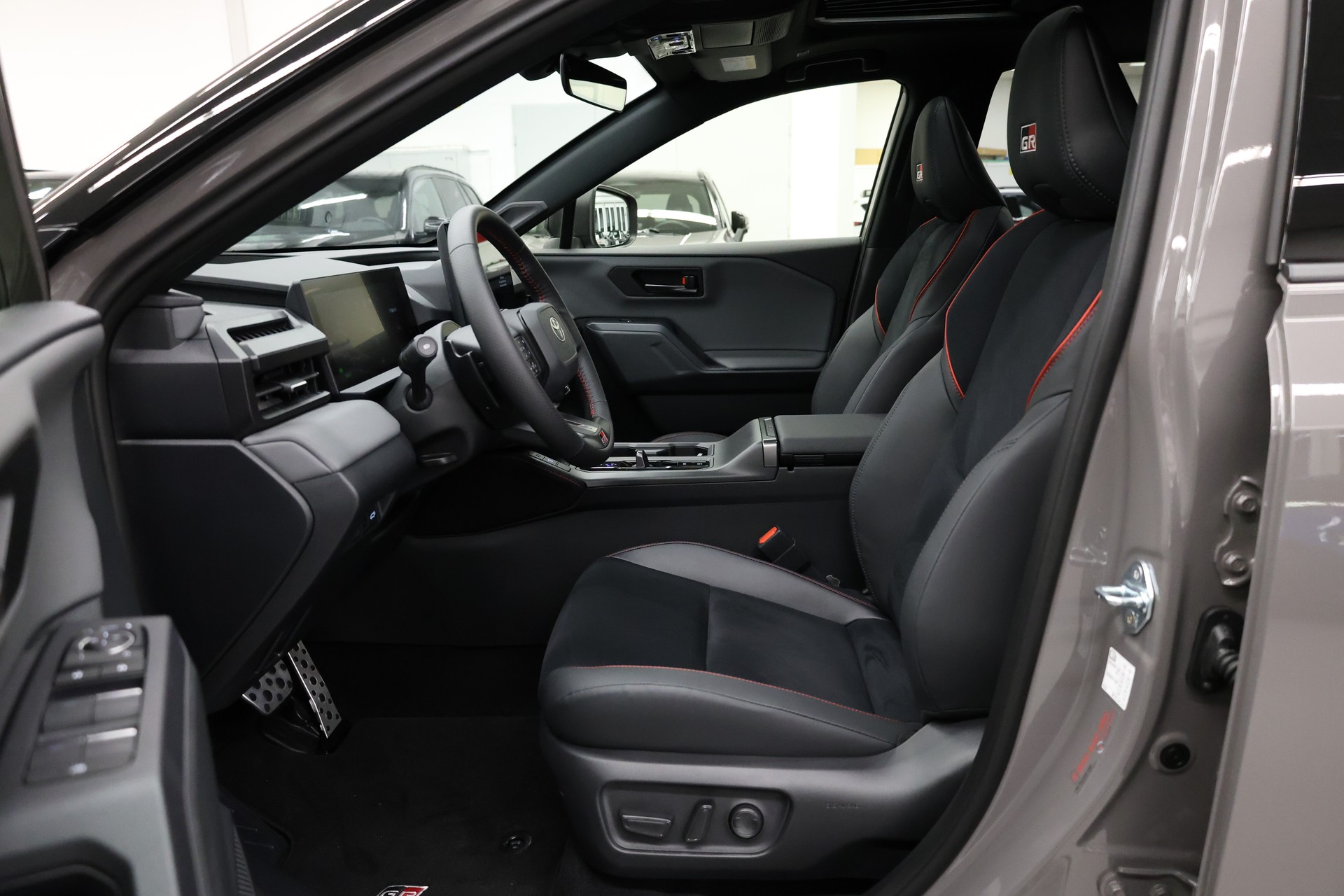 TOYOTA RAV-4 2.5 HSD GR Sport e-CVT AWD-image-21