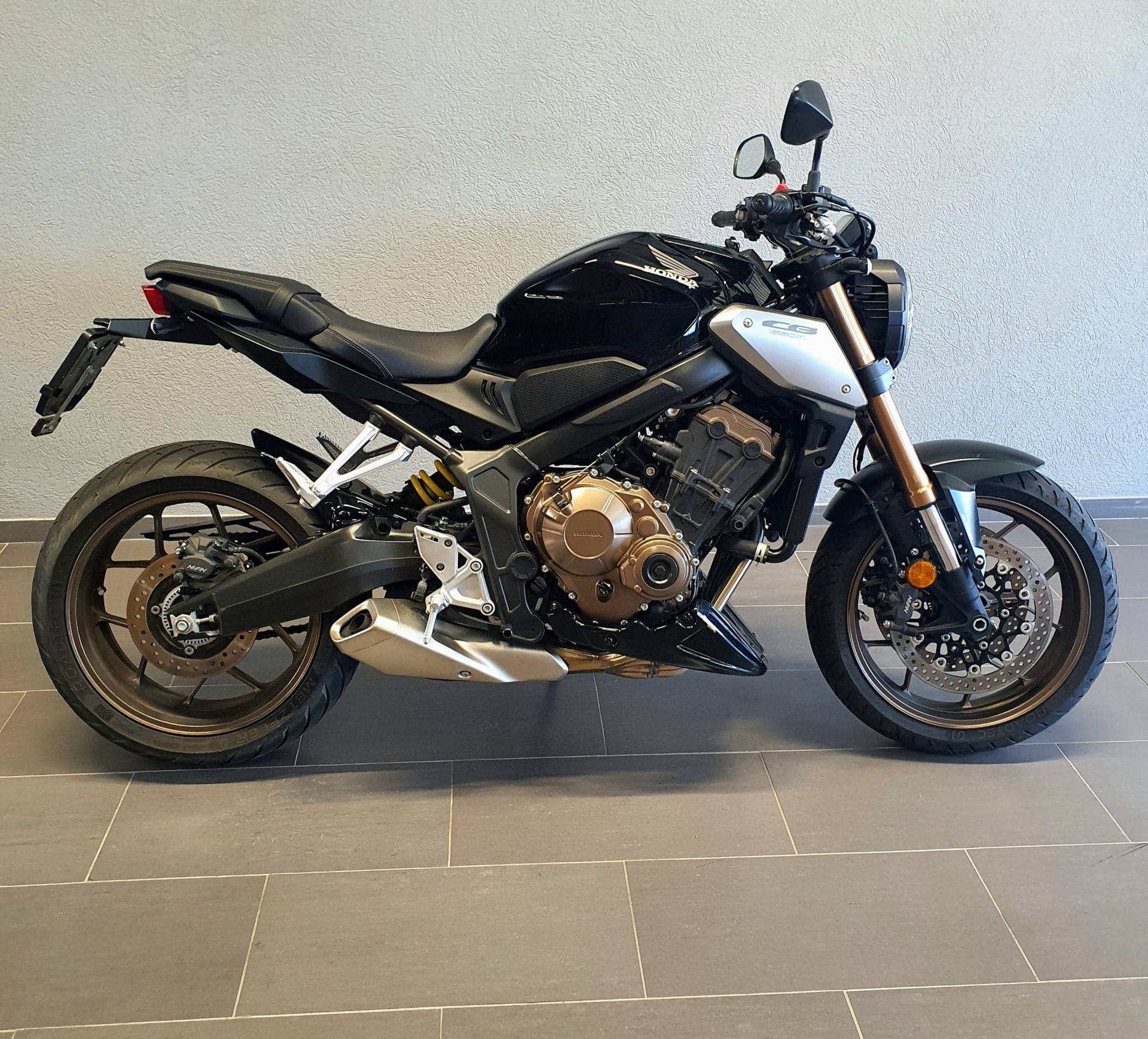 HONDA CB 650 R ABS-image-1