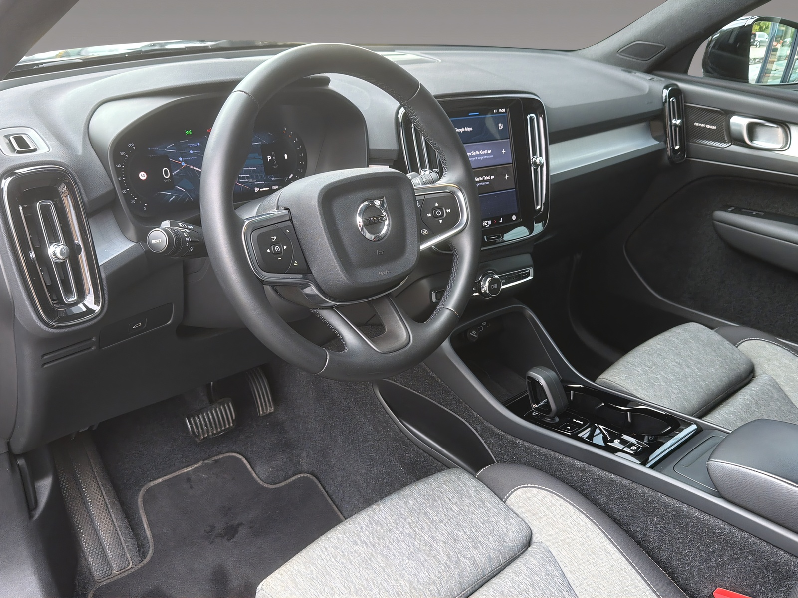 VOLVO XC40 B4 Benzin Mild Hybrid Plus Dark DCT-image-7