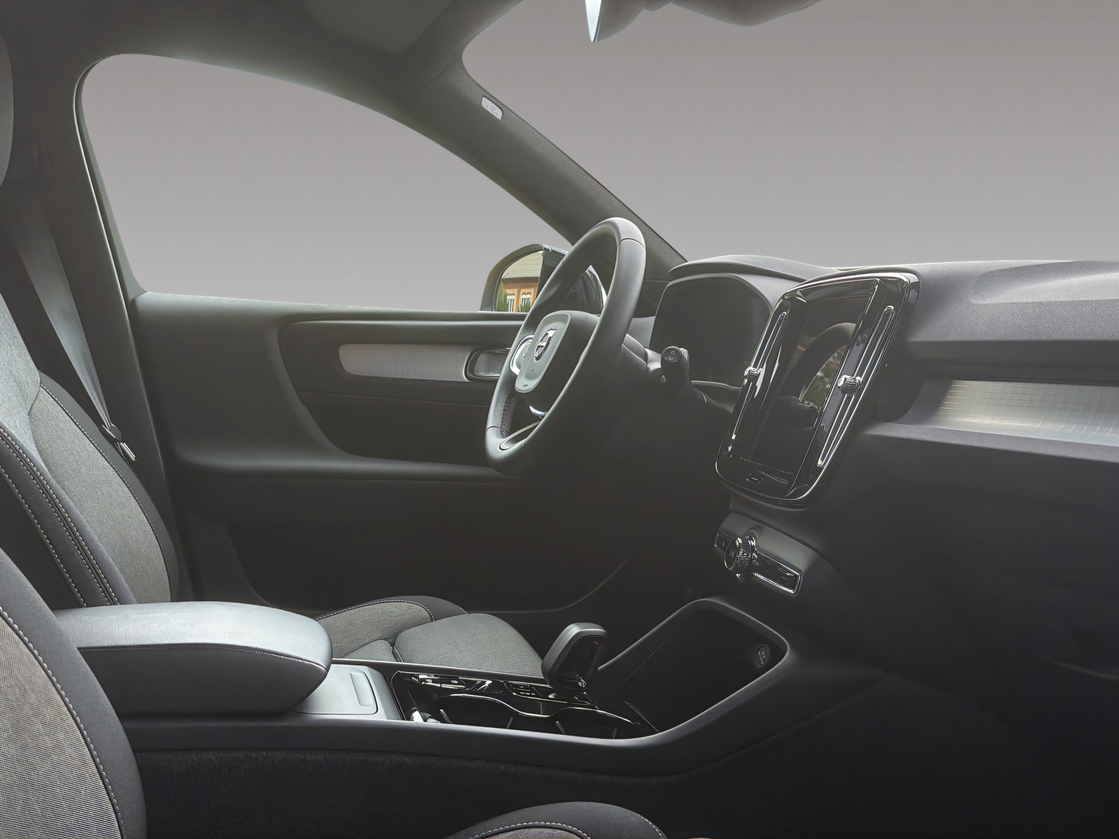 VOLVO XC40 B4 Benzin Mild Hybrid Plus Dark DCT-image-12
