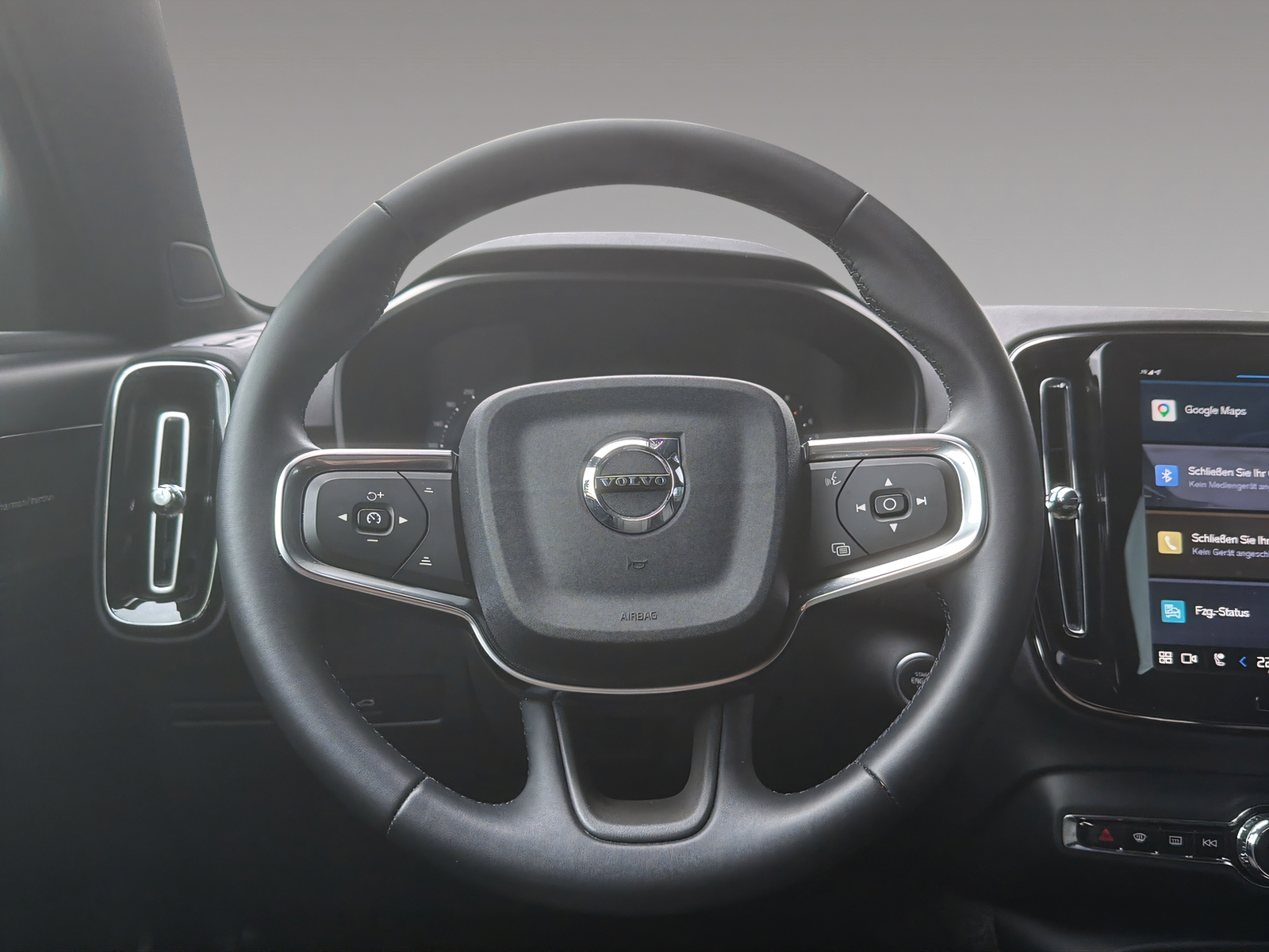 VOLVO XC40 B4 Benzin Mild Hybrid Plus Dark DCT-image-8