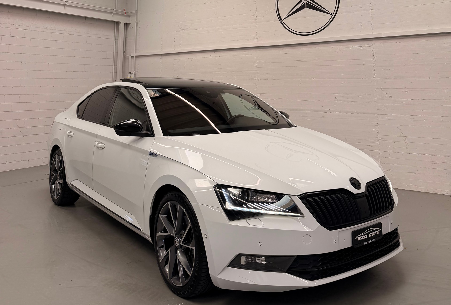 SKODA Superb 2.0 TSI SportLine+ DSG Limited White Performance CH Fahrzeug