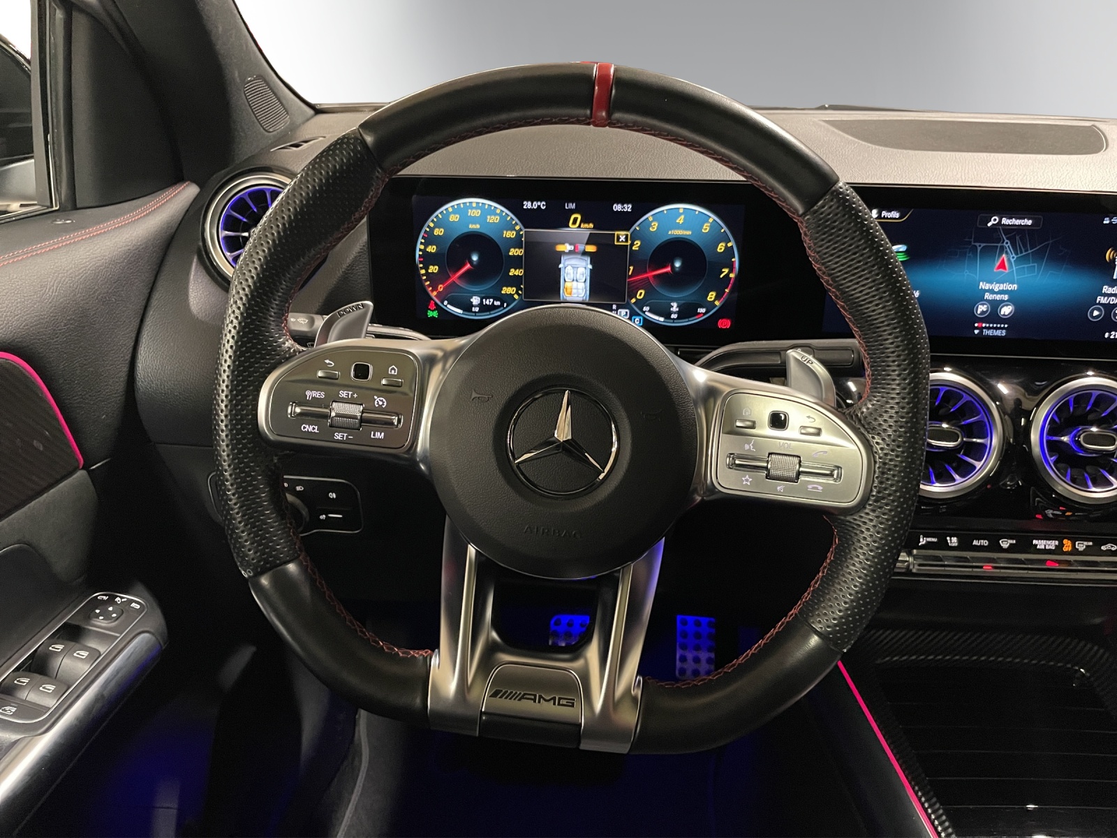 MERCEDES-BENZ GLA 35 AMG 4Matic 8G-Speedshift DCT-image-12