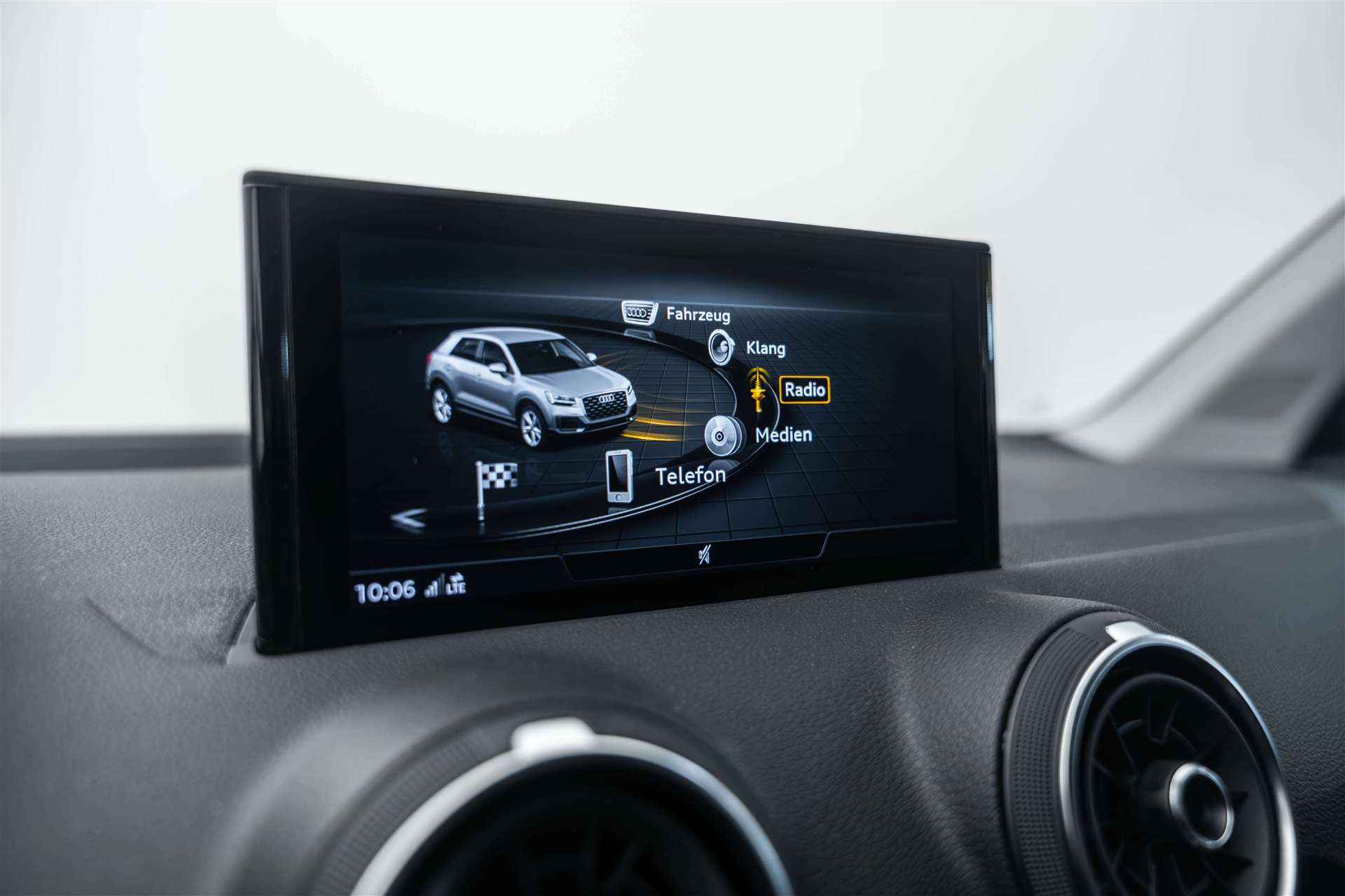 AUDI AUDI Q2 35 TFSI S-tronic-image-18