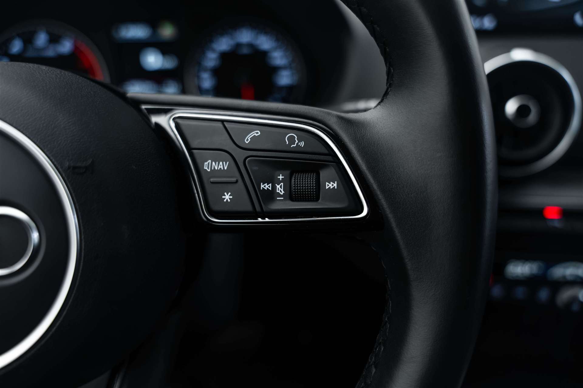 AUDI AUDI Q2 35 TFSI S-tronic-image-16