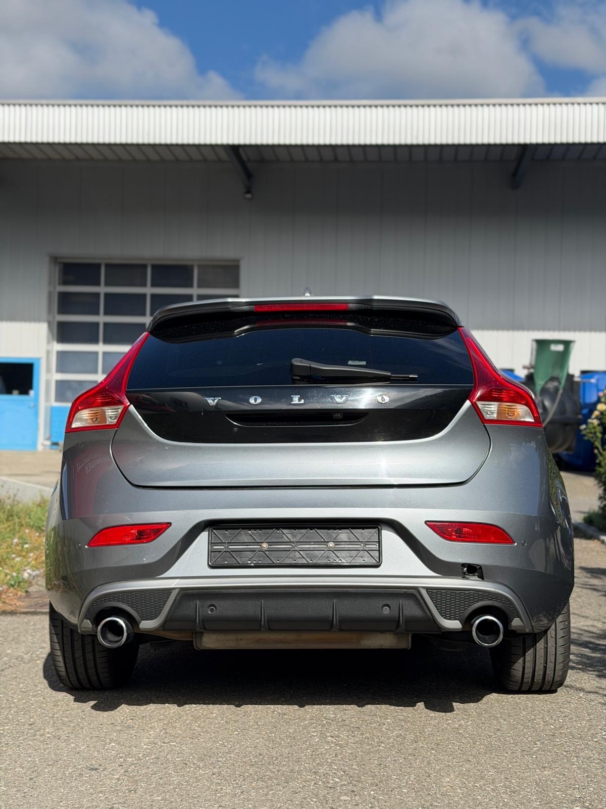 VOLVO V40 T5 Summum Geartronic-showroom-element-3