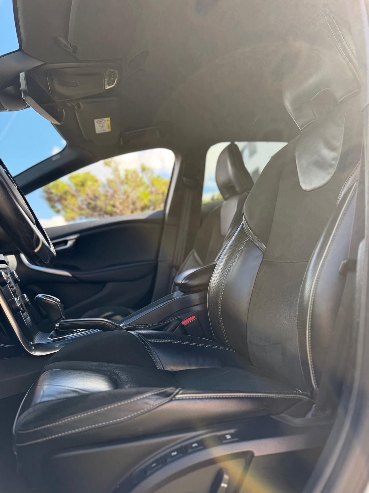 VOLVO V40 T5 Summum Geartronic-image-8