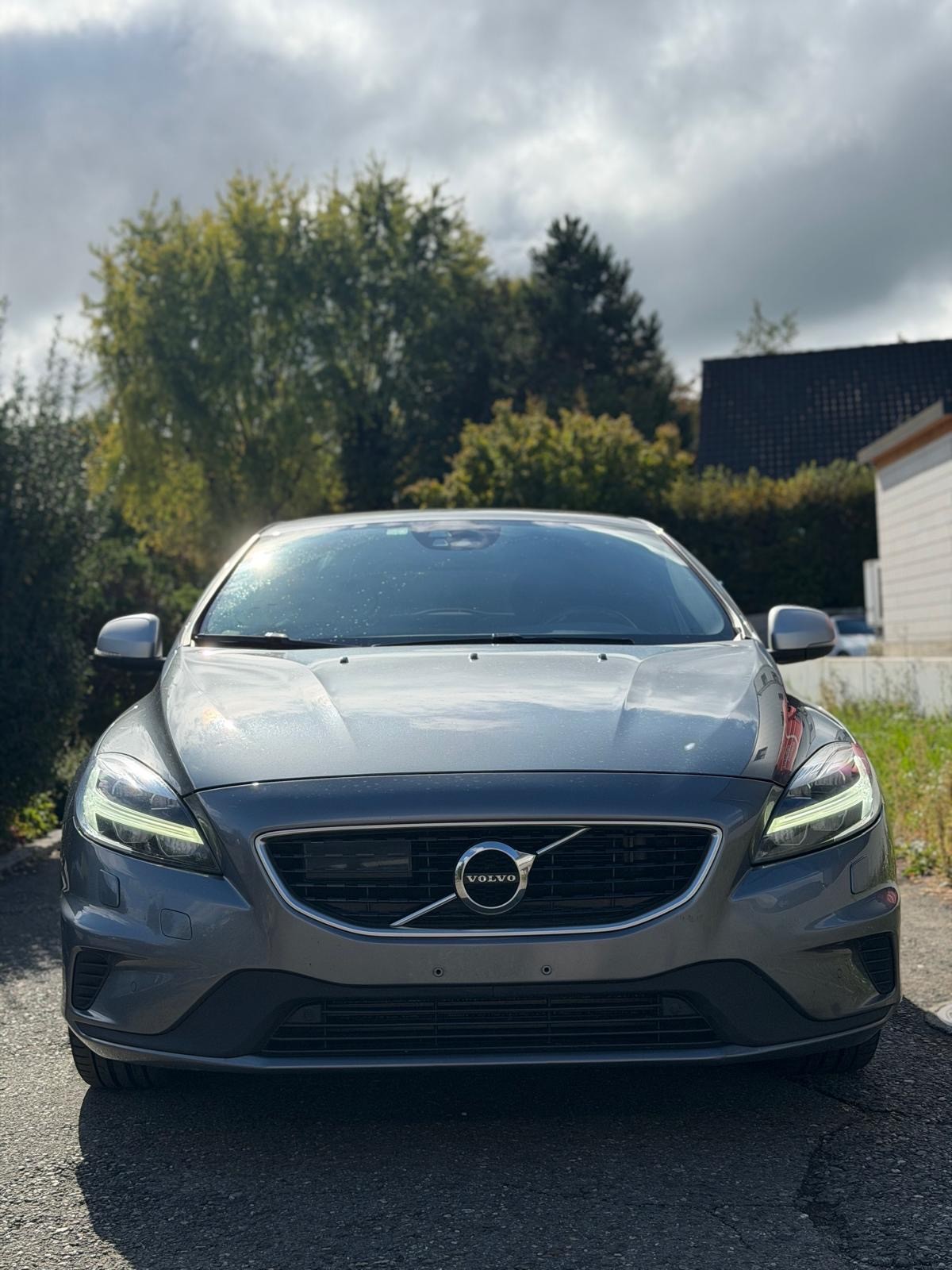 VOLVO V40 T5 Summum Geartronic-showroom-element-2