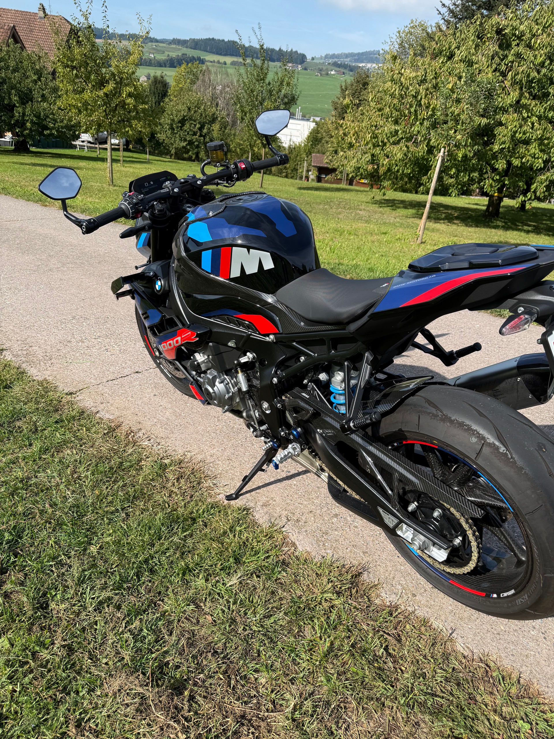 BMW M 1000 R-image-3