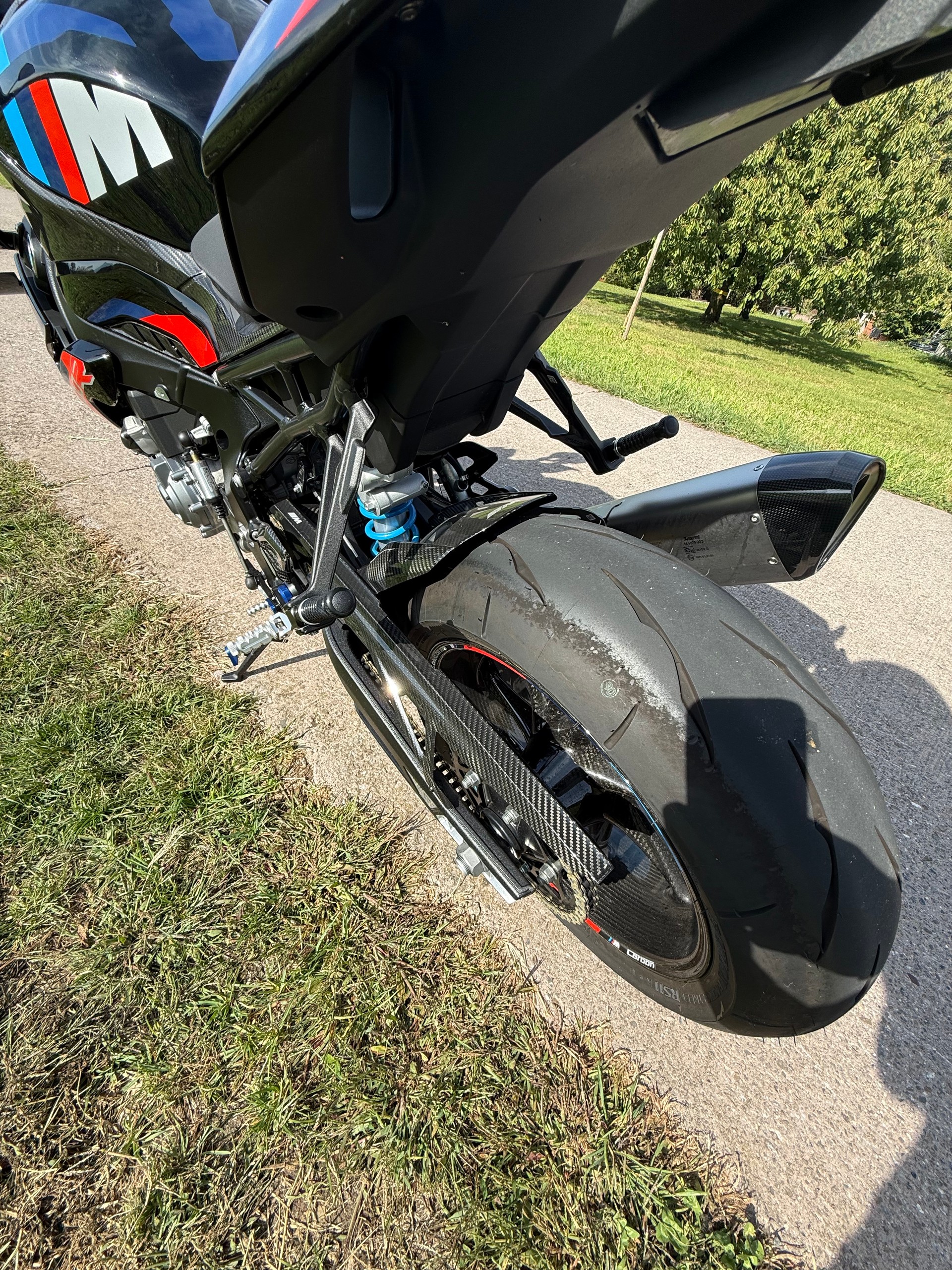 BMW M 1000 R-image-2