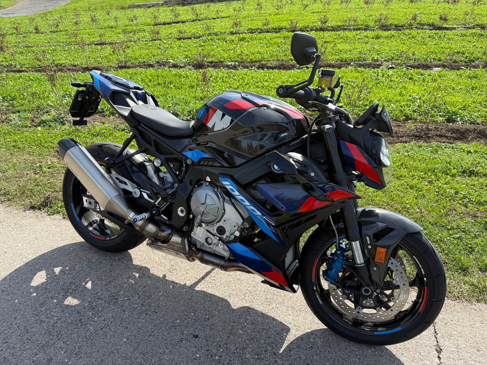 BMW M 1000 R-image-4