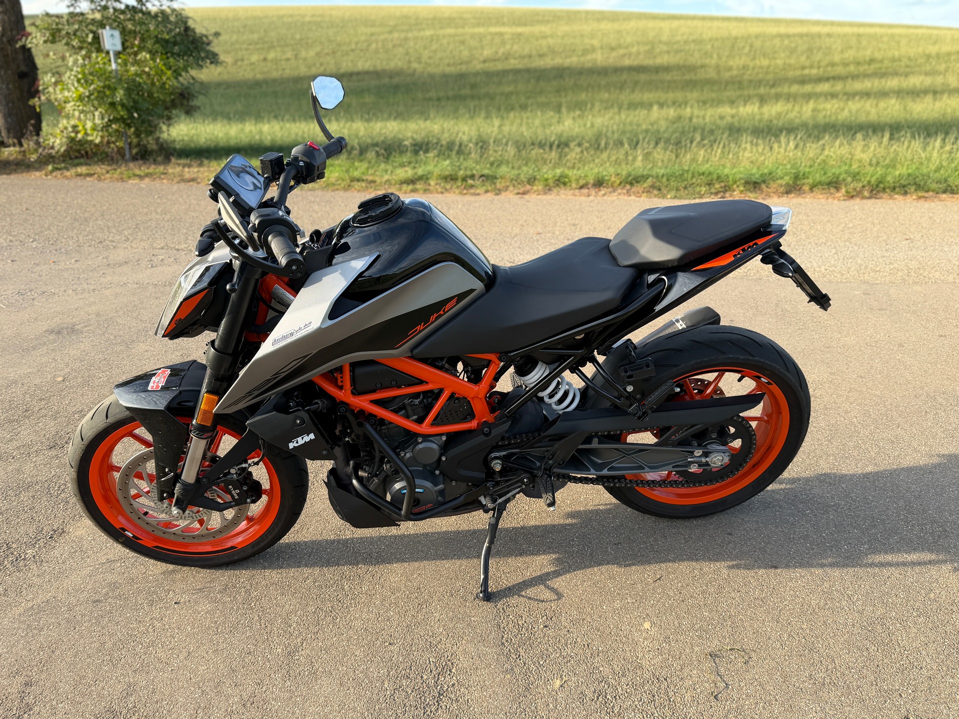 KTM 390 Duke-image-6