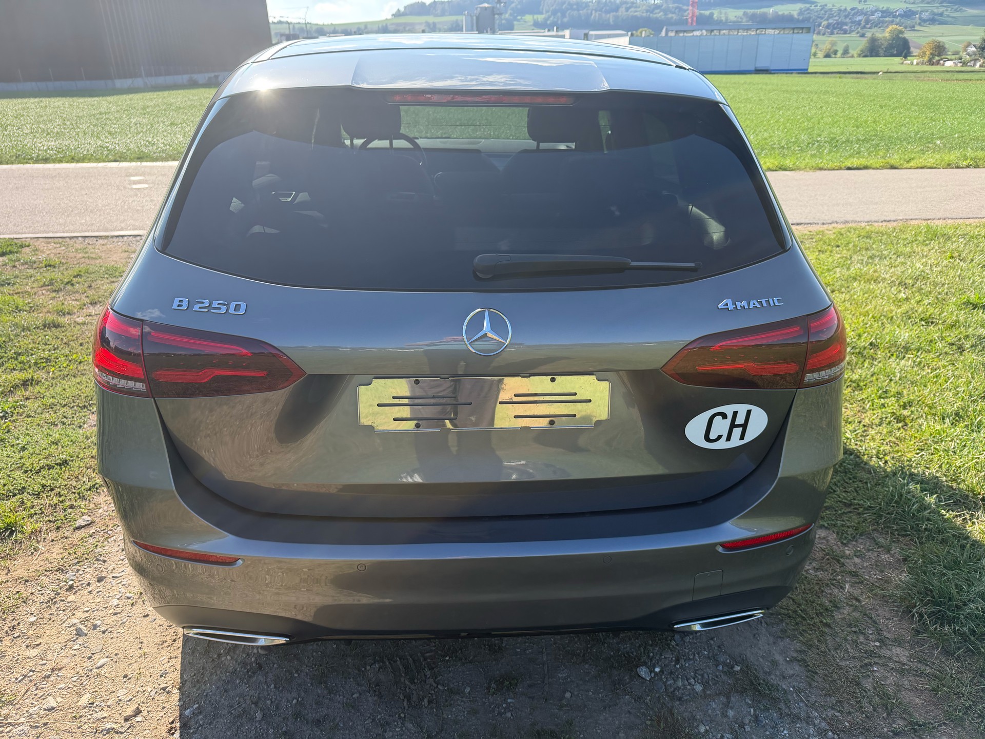 MERCEDES-BENZ B 250 AMG Line 4matic-image-3