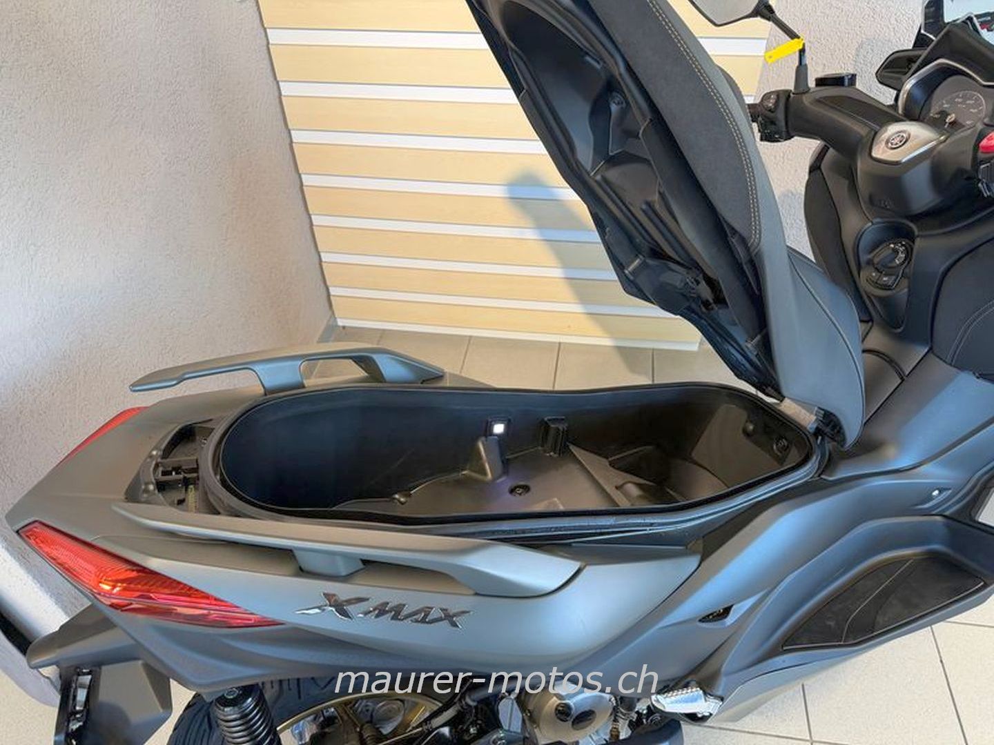YAMAHA XMAX 300 A TECHMAX-image-4