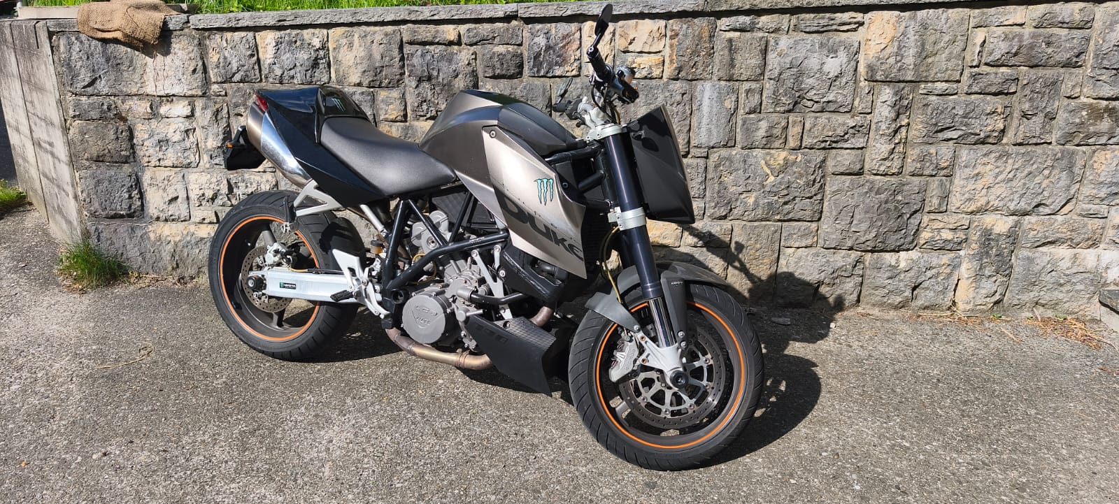 KTM 990 Super Duke-image-3