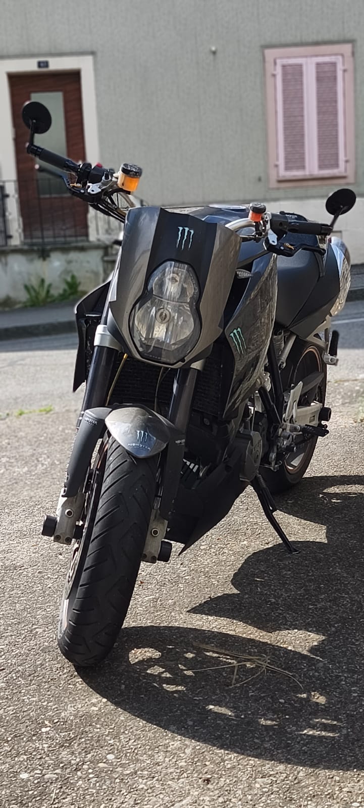 KTM 990 Super Duke-image-2