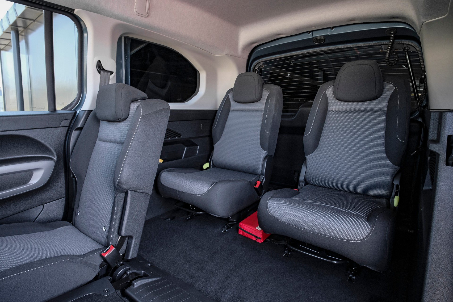 TOYOTA Proace City Verso 1.5 Trend Long Automatik-image-12