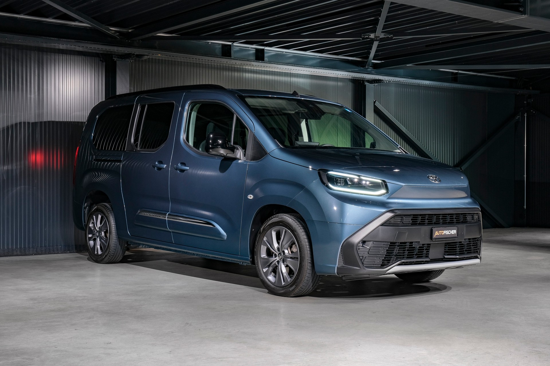 TOYOTA Proace City Verso 1.5 Trend Long Automatik-image-4