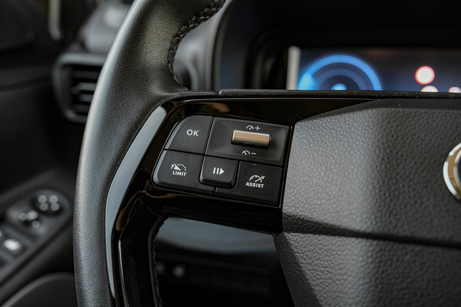 TOYOTA Proace City Verso 1.5 Trend Long Automatik-image-23
