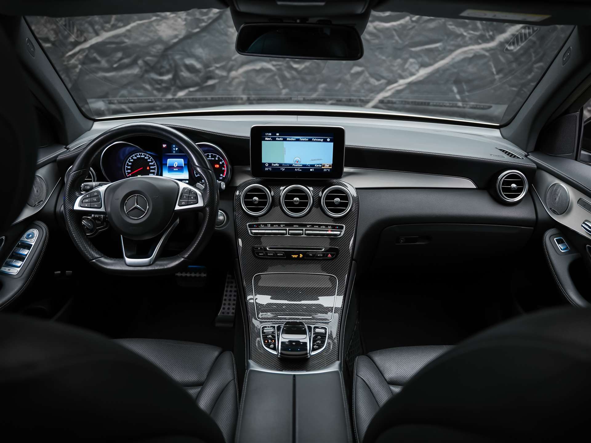 MERCEDES-BENZ GLC 43 AMG 4Matic 9G-Tronic *CH Auto*Panorama*Sitzlüftung*Head-Up*-image-19