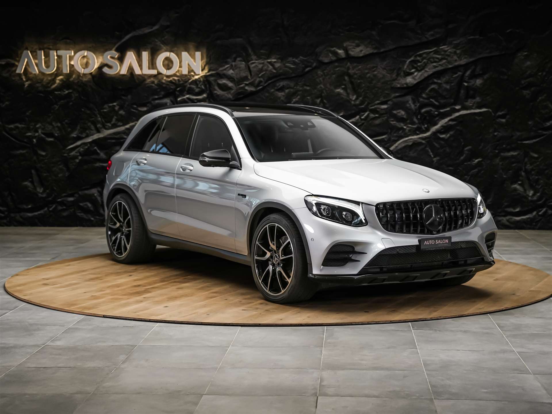 MERCEDES-BENZ GLC 43 AMG 4Matic 9G-Tronic *CH Auto*Panorama*Sitzlüftung*Head-Up*-image-5