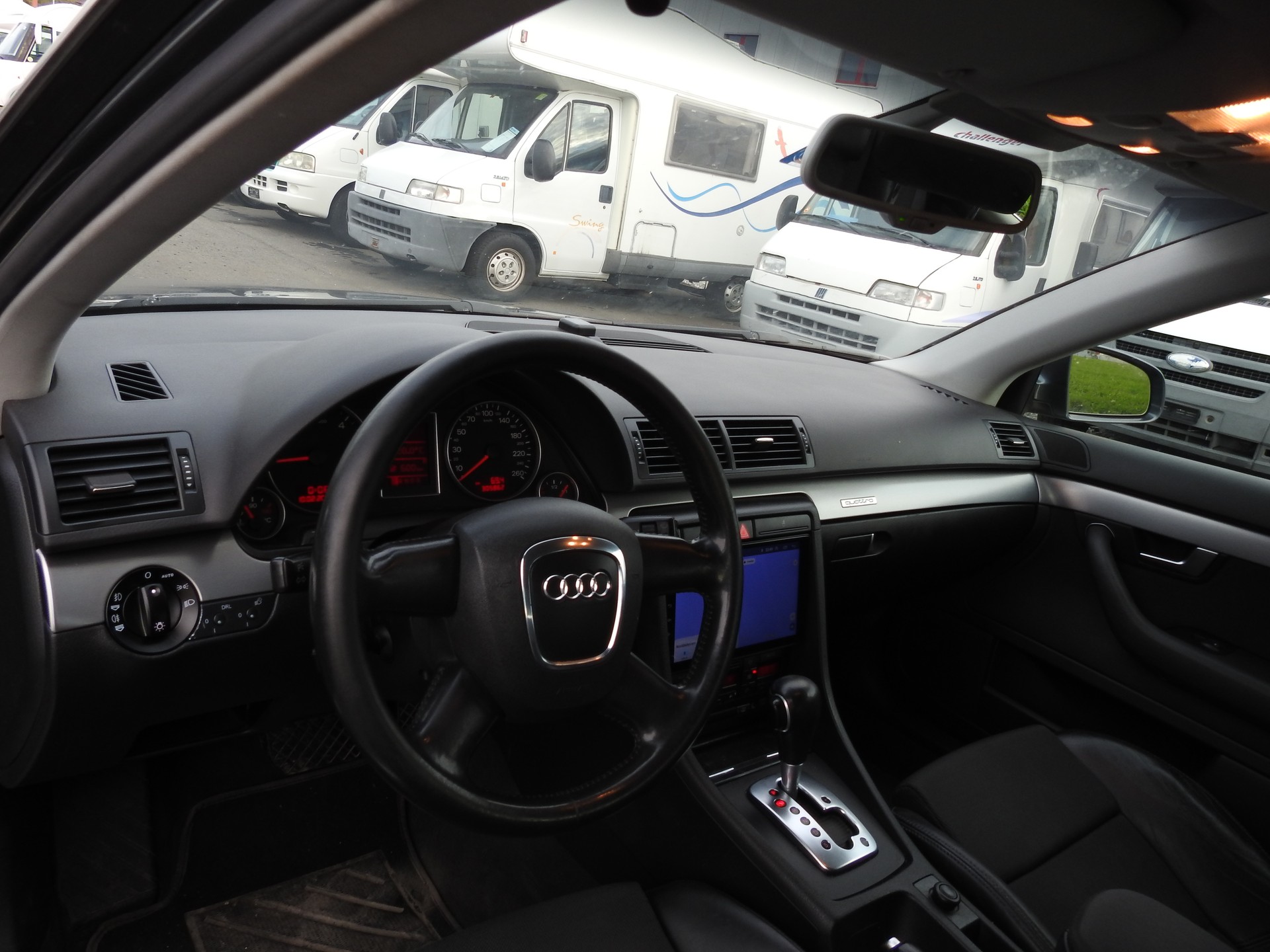 AUDI A4 Avant 3.0 V6 TDI quattro S-Line-image-11