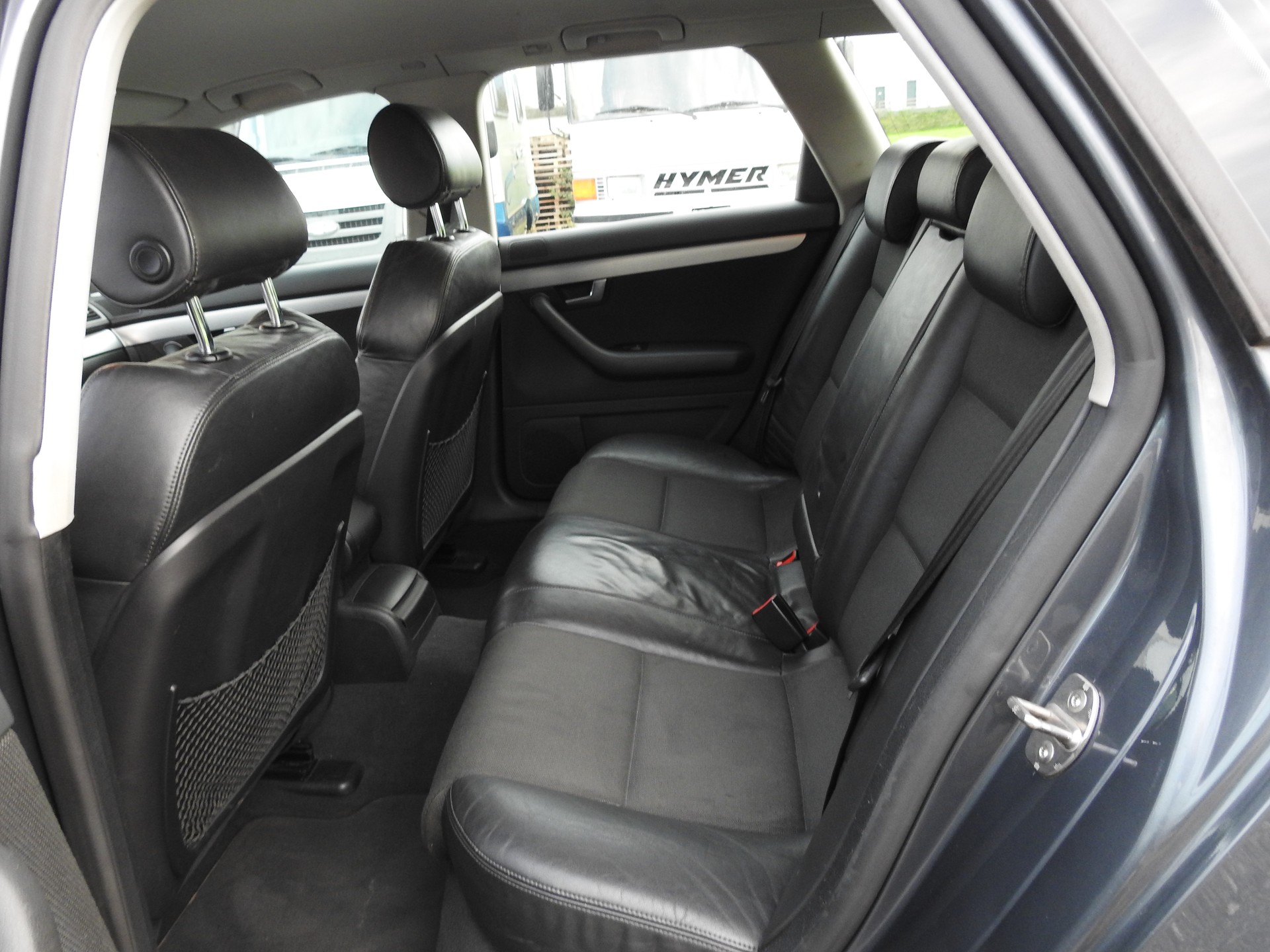 AUDI A4 Avant 3.0 V6 TDI quattro S-Line-image-13