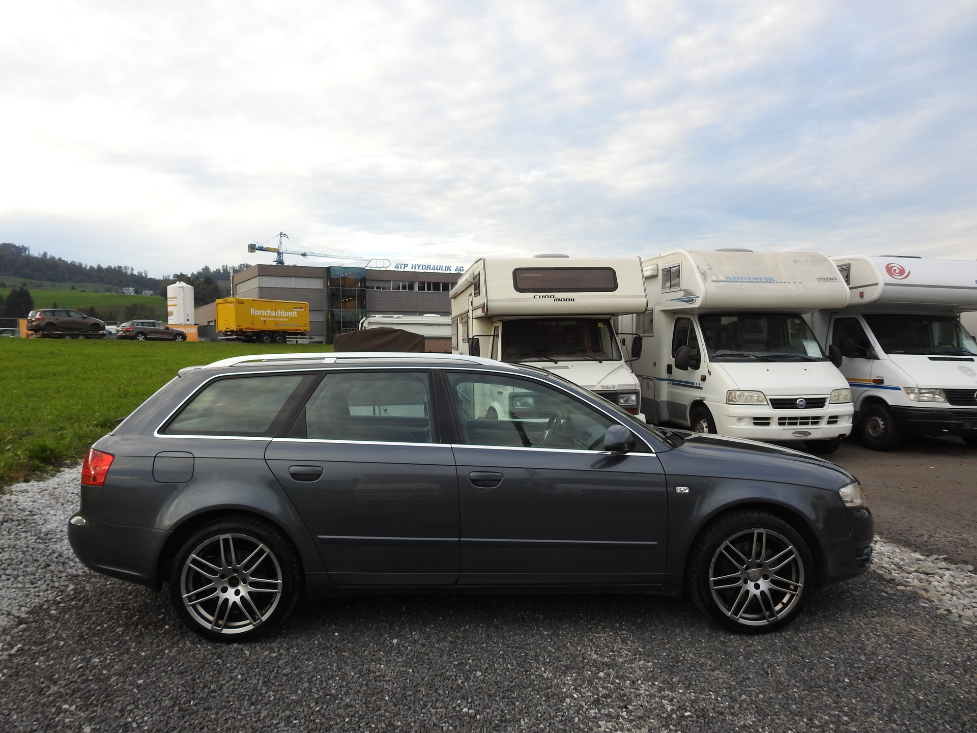 AUDI A4 Avant 3.0 V6 TDI quattro S-Line-image-6