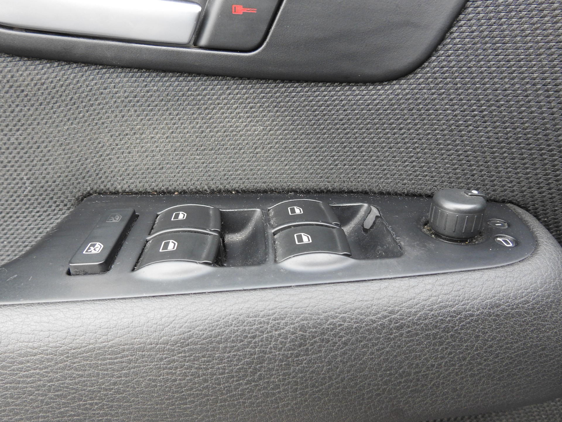 AUDI A4 Avant 3.0 V6 TDI quattro S-Line-image-21