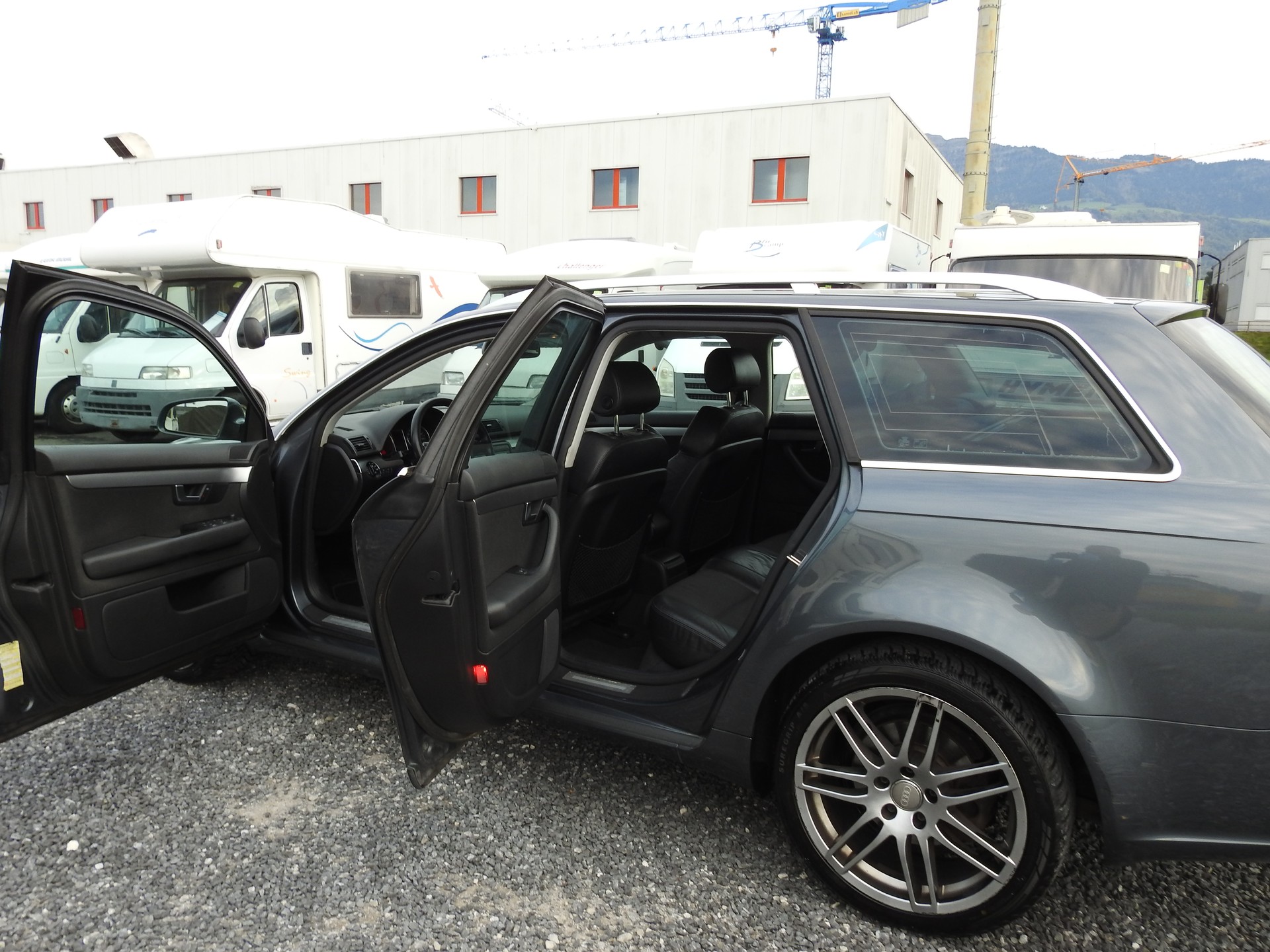 AUDI A4 Avant 3.0 V6 TDI quattro S-Line-image-14