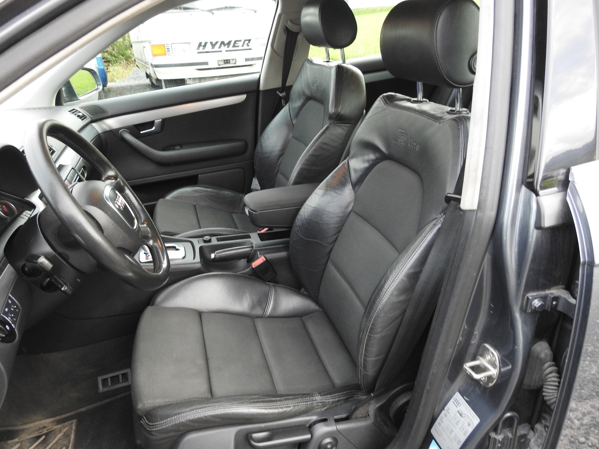 AUDI A4 Avant 3.0 V6 TDI quattro S-Line-image-12