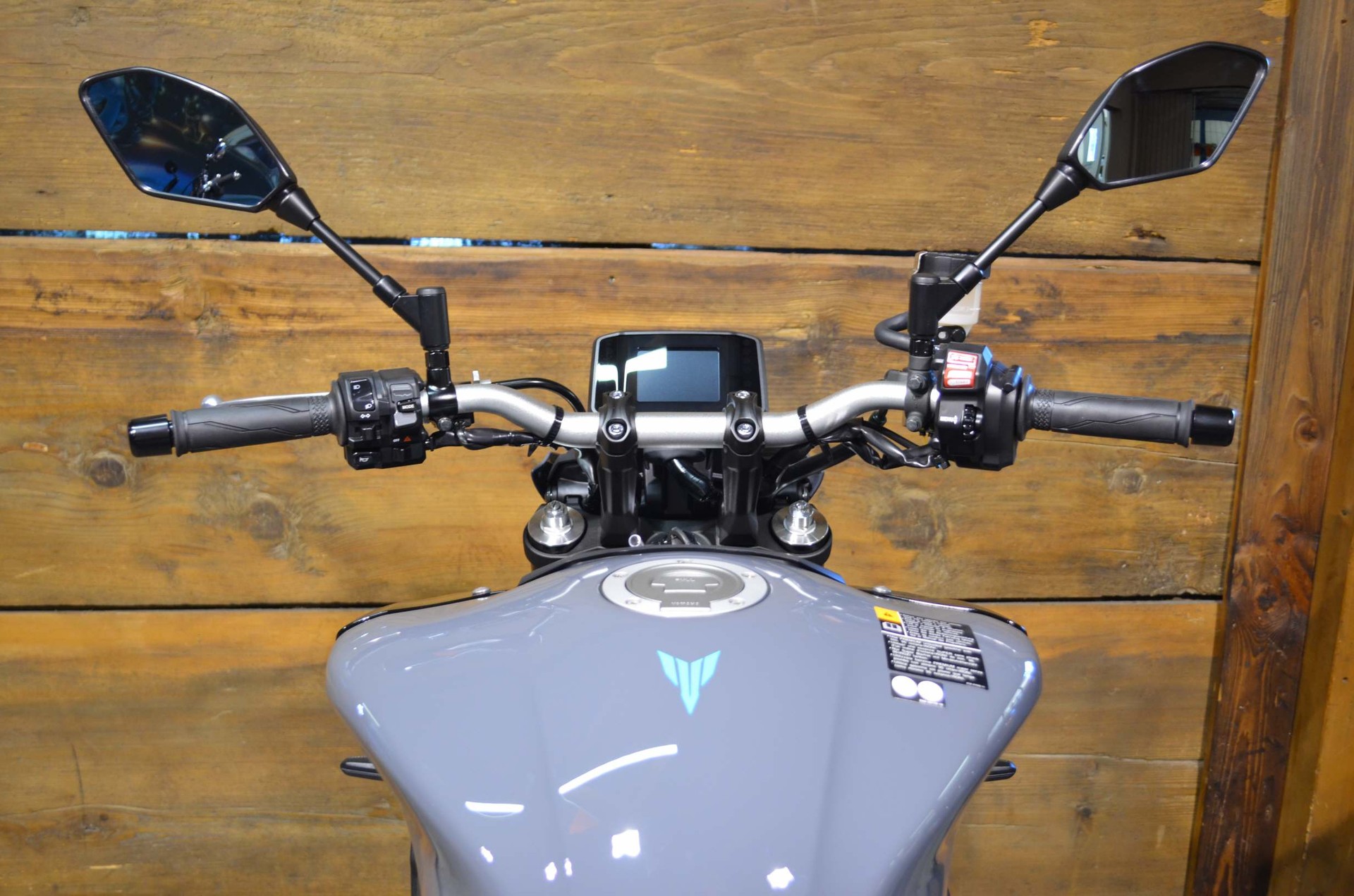 YAMAHA MT-09 ABS-image-2