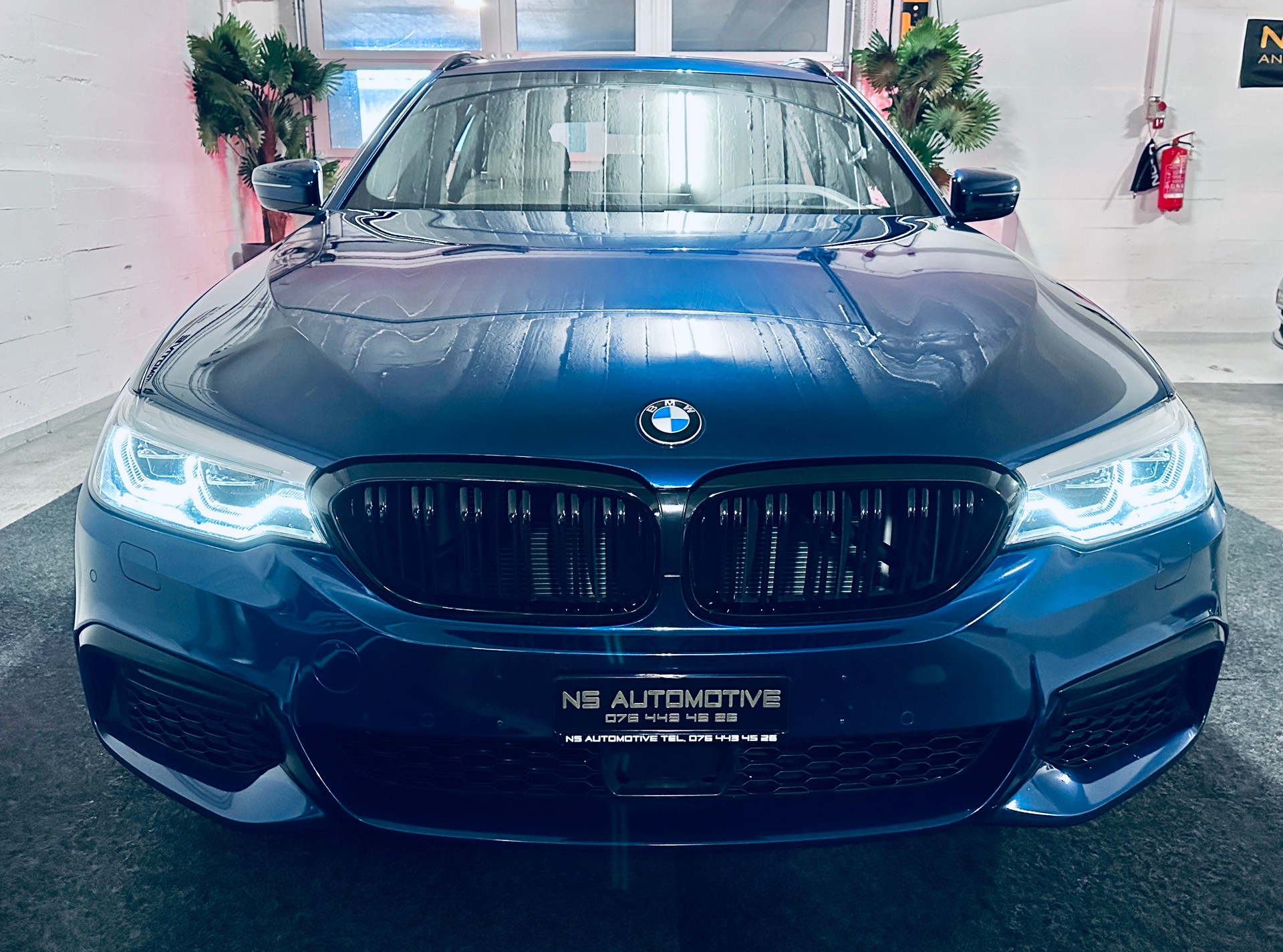 BMW 540d xDrive Touring M Sport Steptronic-showroom-element-1