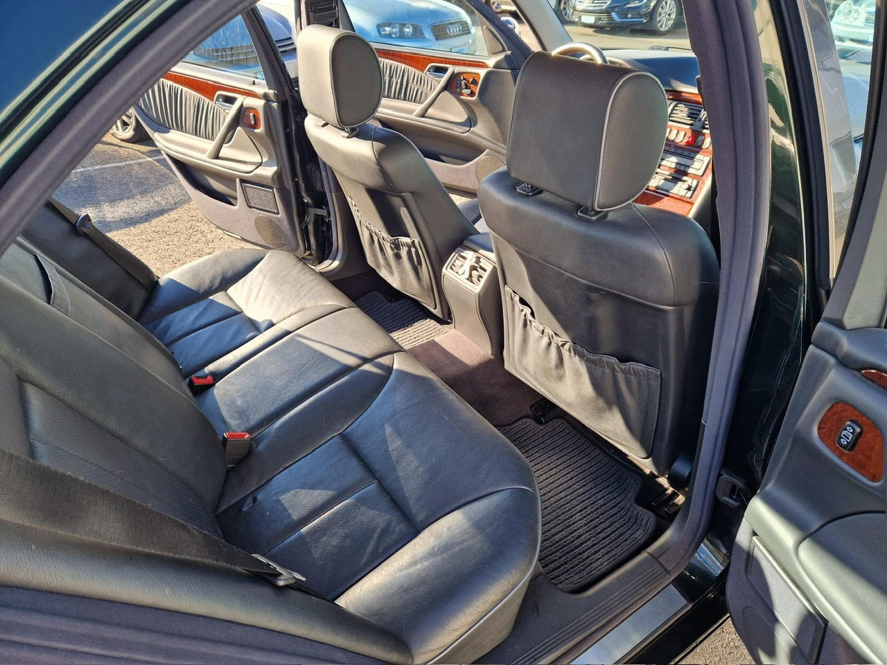 MERCEDES-BENZ E 280 Avantgarde 4-Matic Automatic-image-12