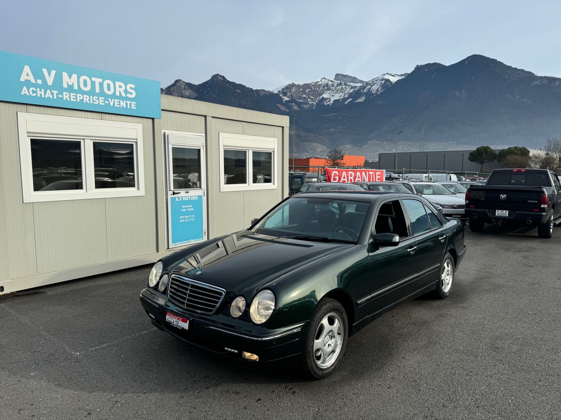 MERCEDES-BENZ E 280 Avantgarde 4-Matic Automatic