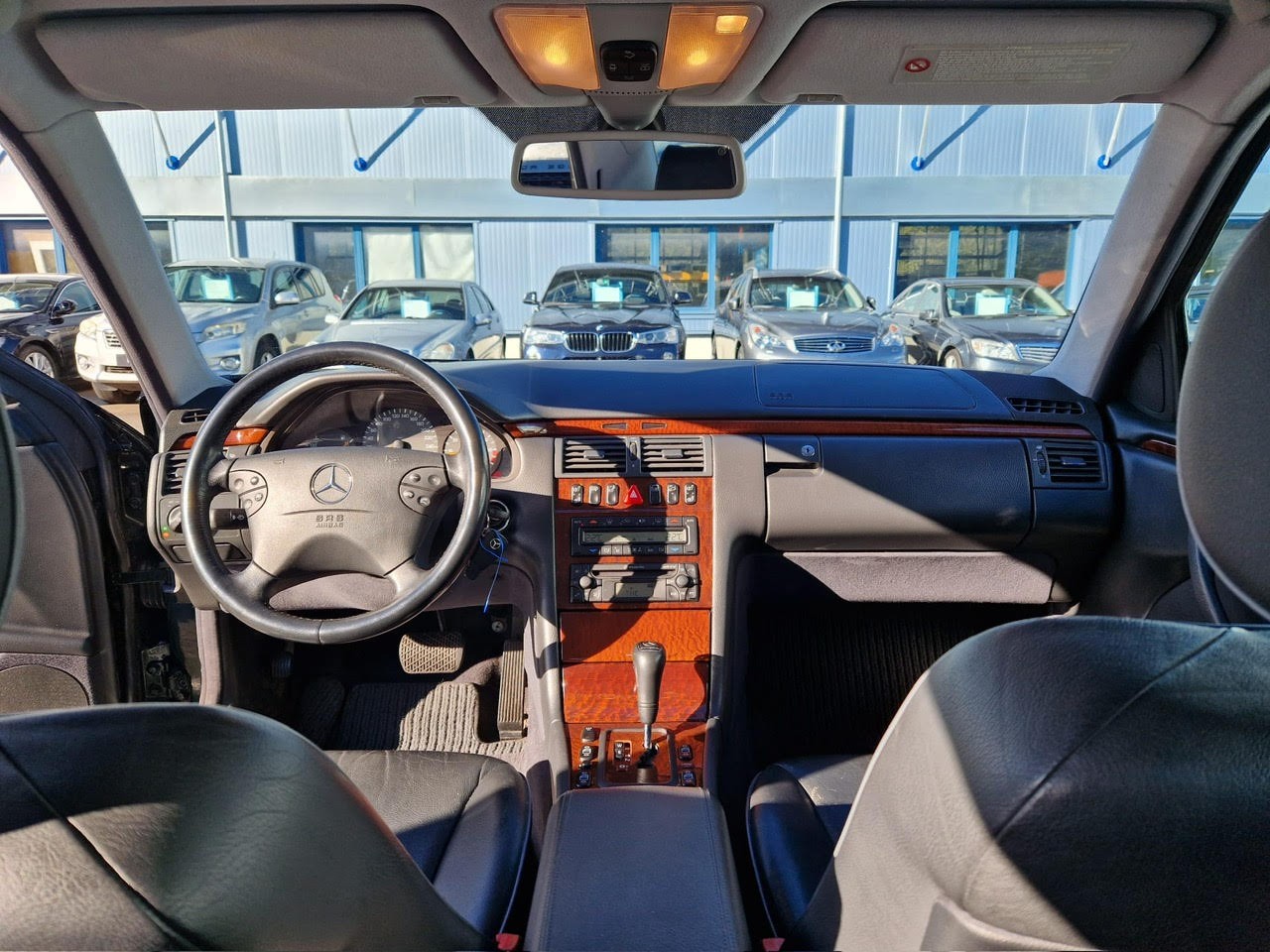MERCEDES-BENZ E 280 Avantgarde 4-Matic Automatic-image-11