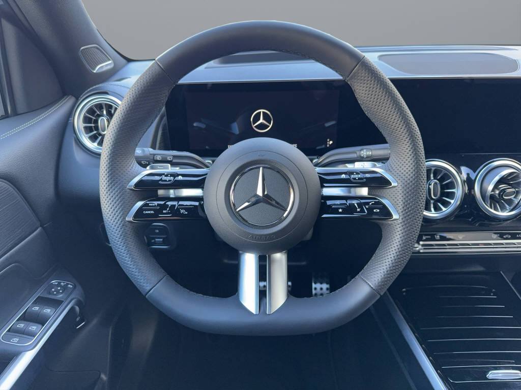 MERCEDES-BENZ EQB 350 Swiss Star AMG Line 4matic-image-10