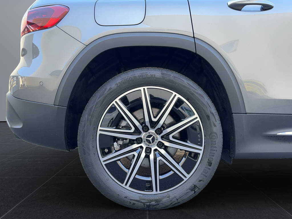 MERCEDES-BENZ EQB 350 Swiss Star AMG Line 4matic-image-14