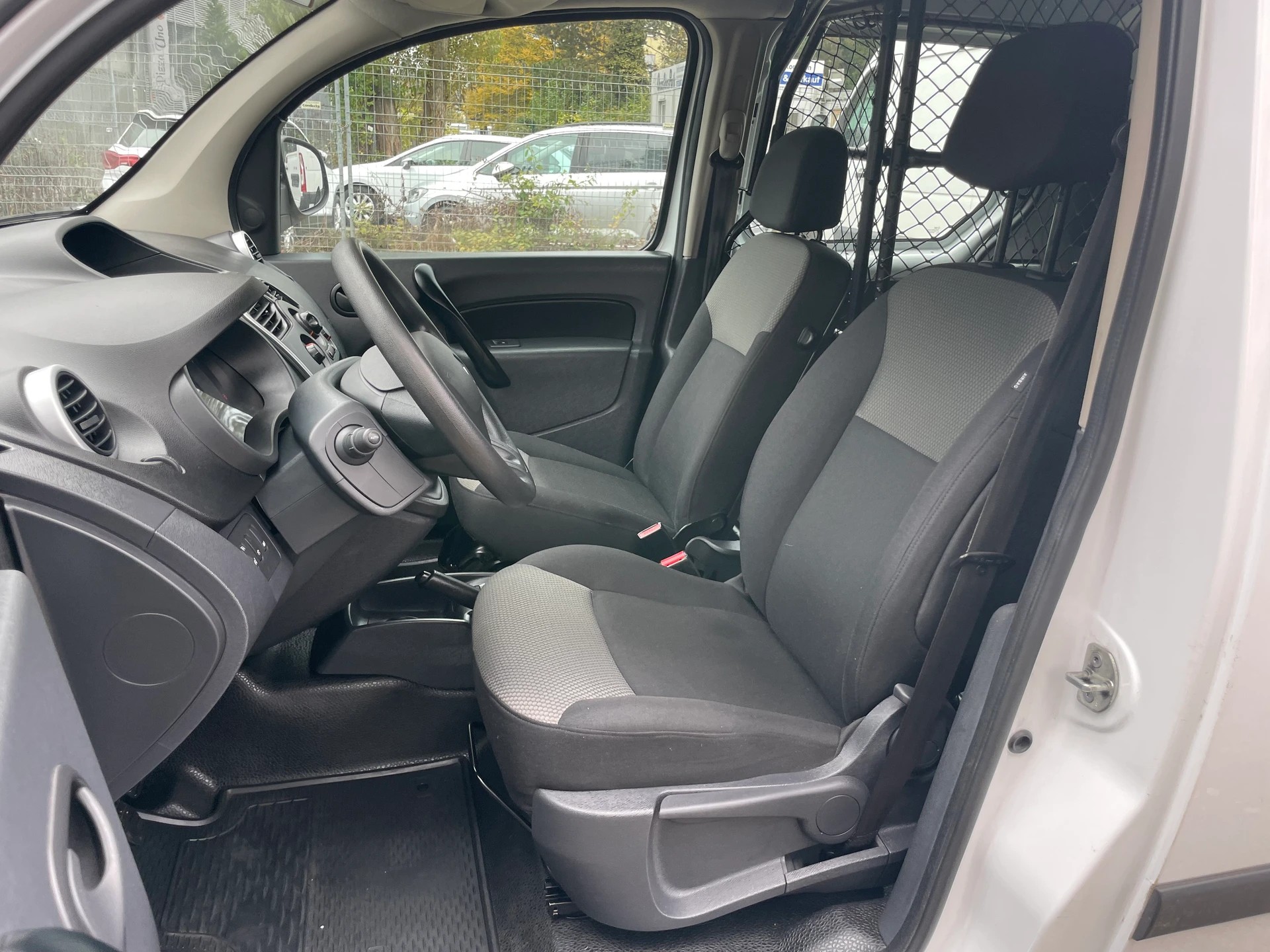 RENAULT Kangoo Maxi dCi 95 ENERGY Business 2 Pl. /2 pl. * Klimaanlage * Tempomat * Frisch Ab MFK-image-3