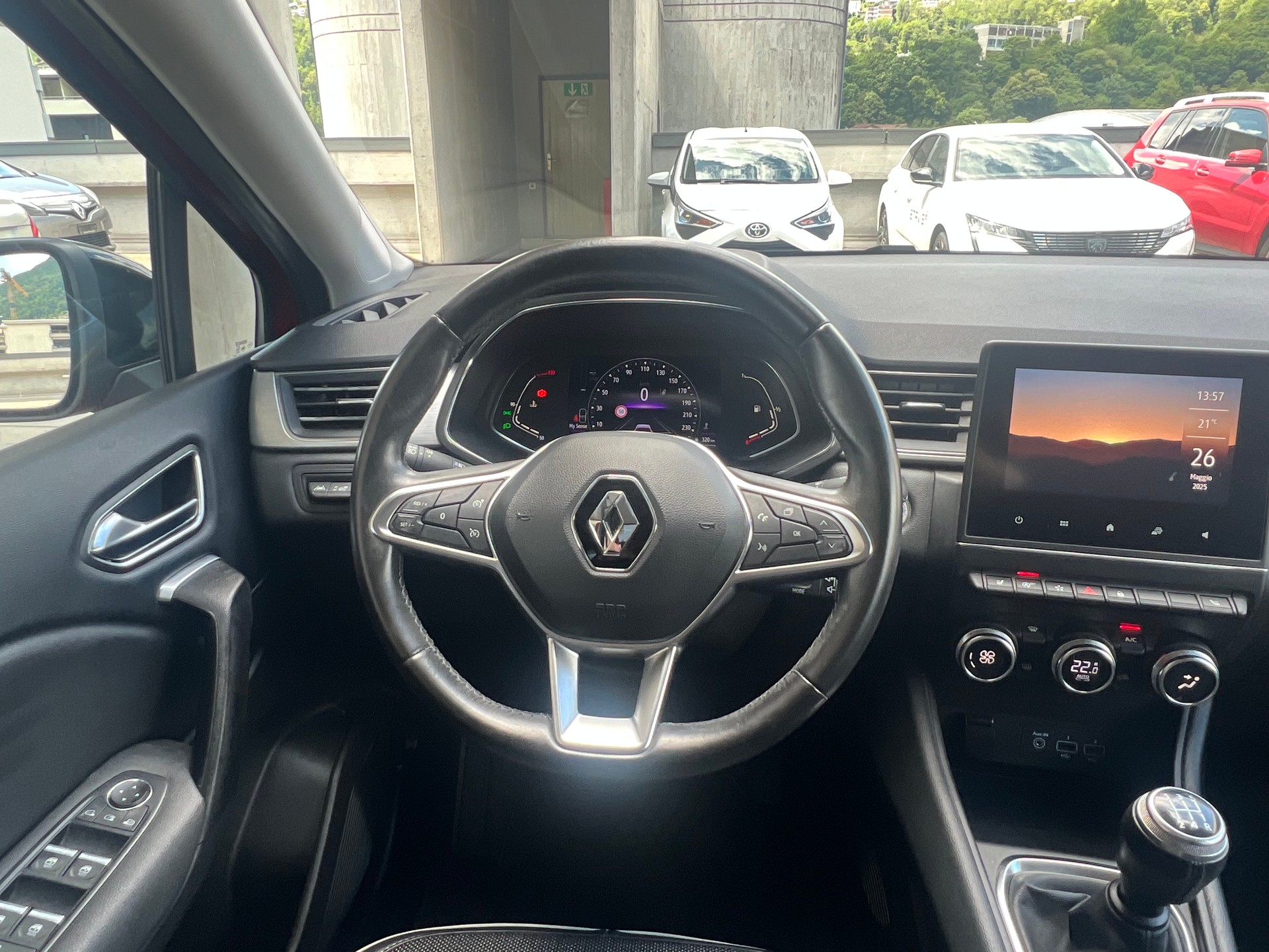 RENAULT Captur 1.0 TCe Intens-image-12