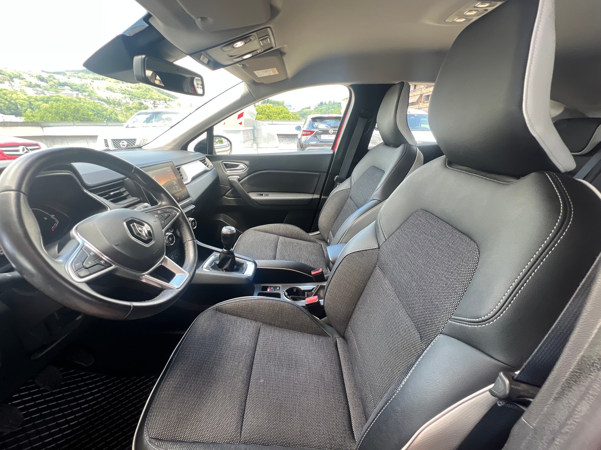 RENAULT Captur 1.0 TCe Intens-image-13
