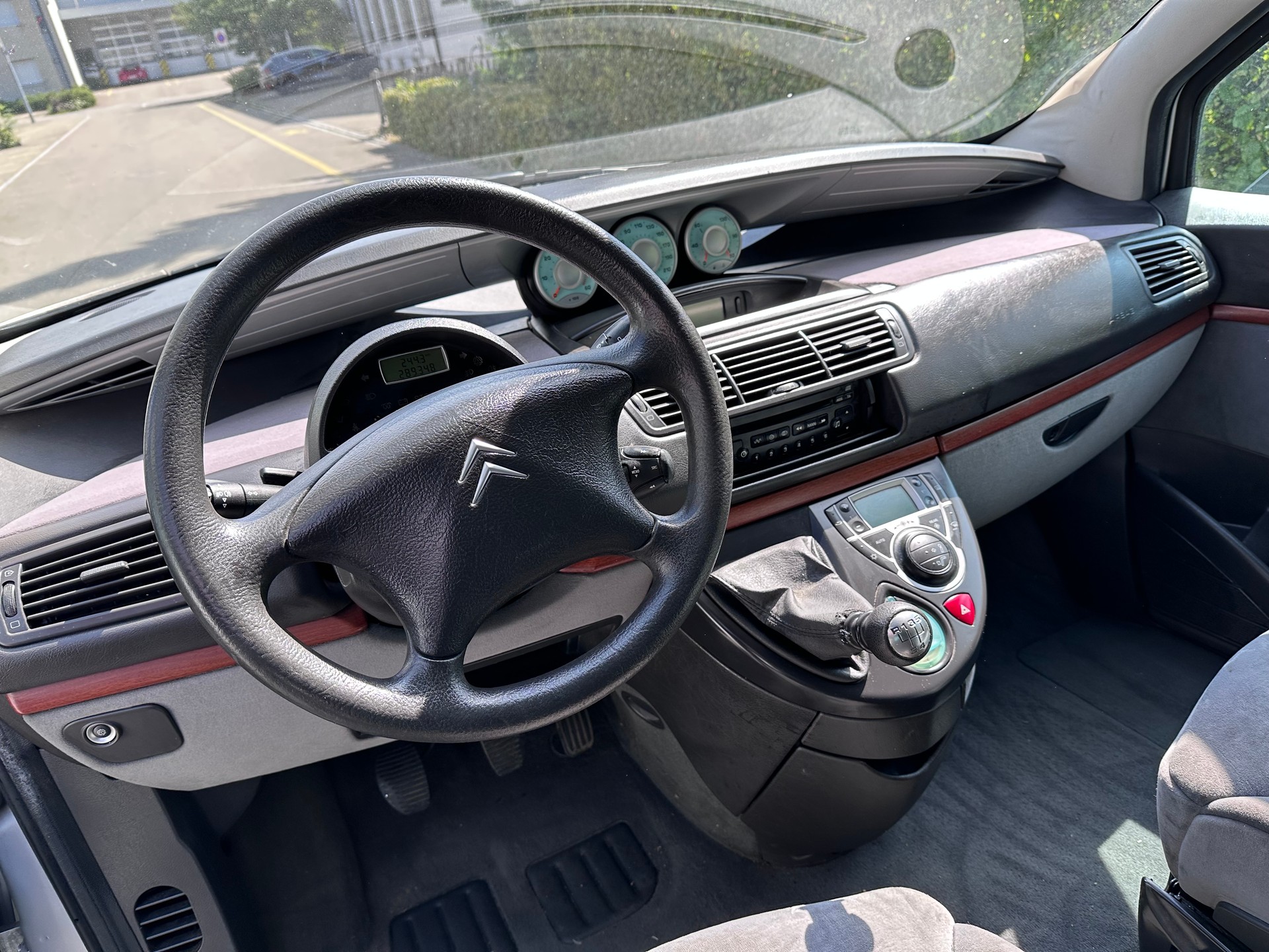 CITROEN C8 2.2 16V HDi Exclusive-image-13