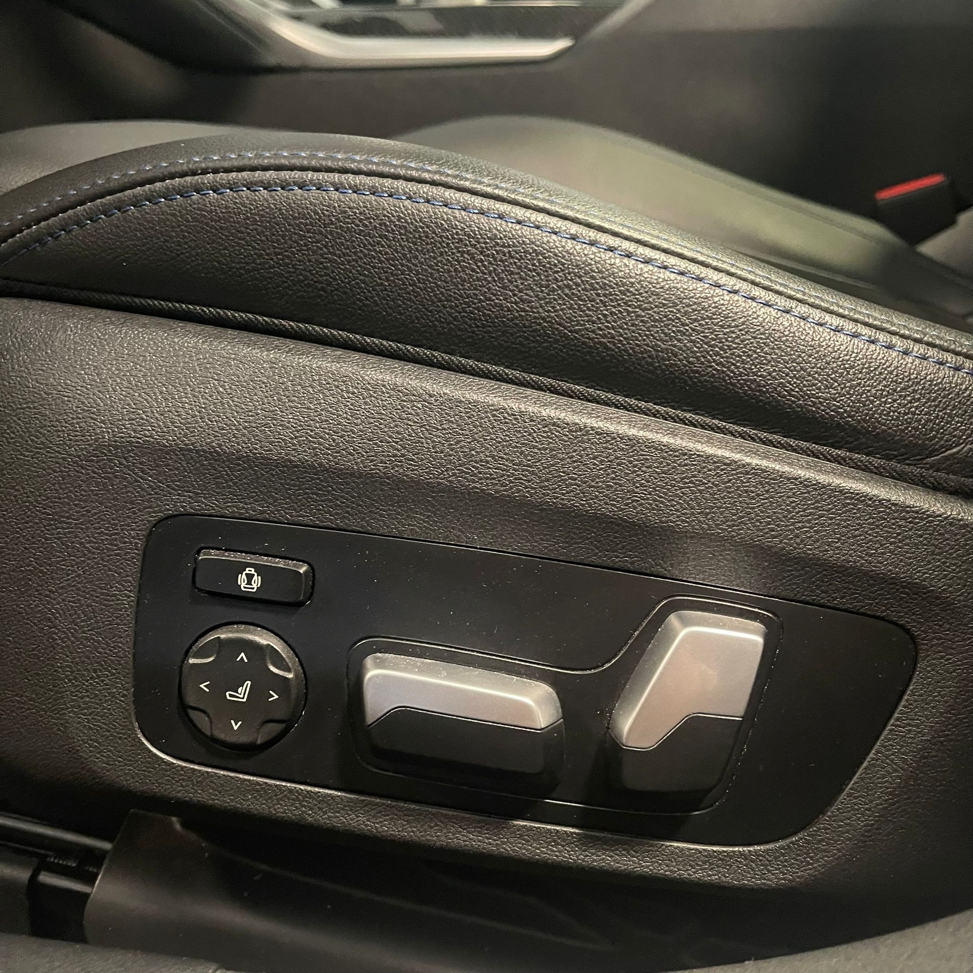 BMW M440i xDrive 48V Gran Coupé Steptronic-image-21