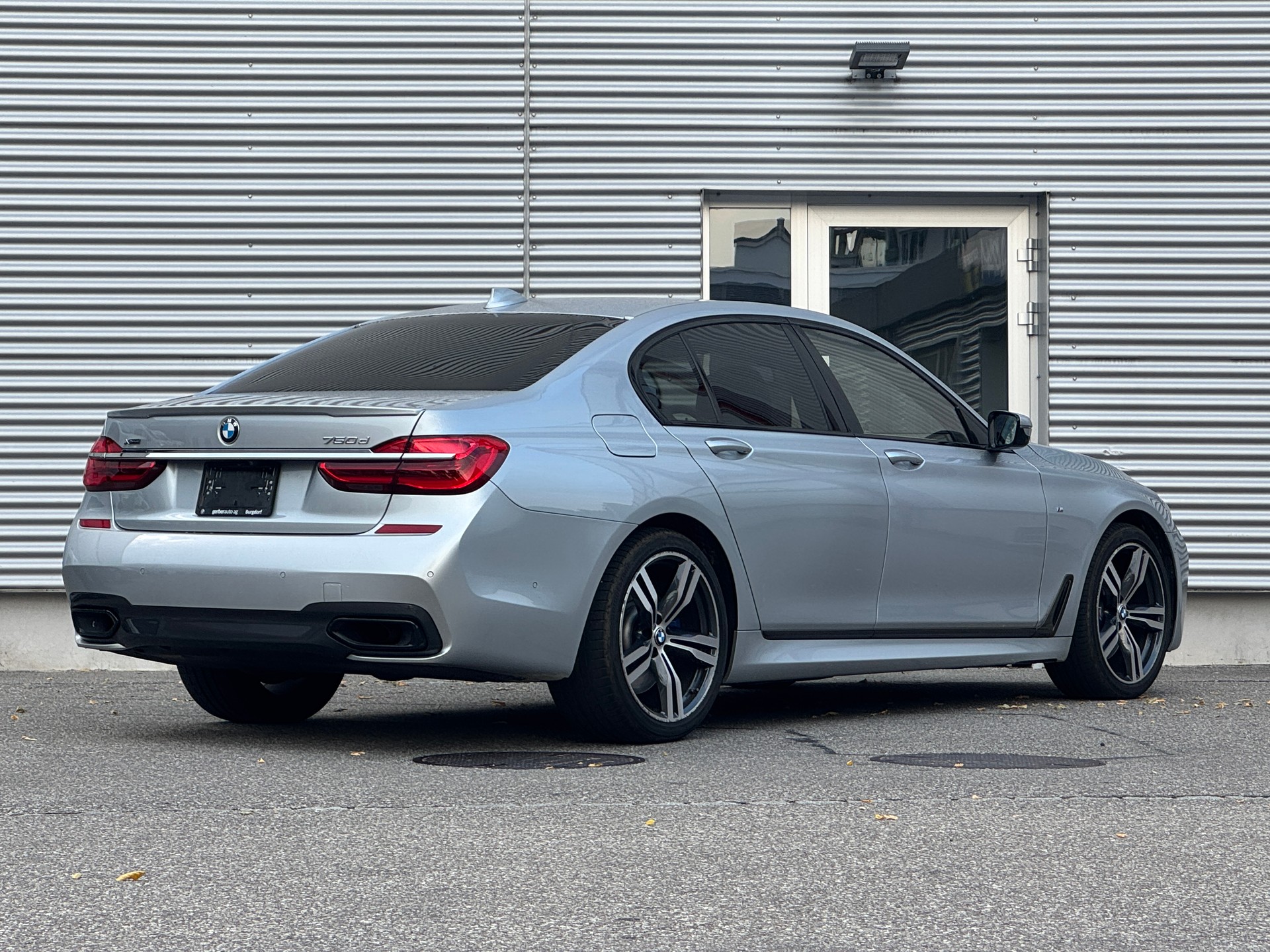 BMW 750d xDrive Steptronic-image-10