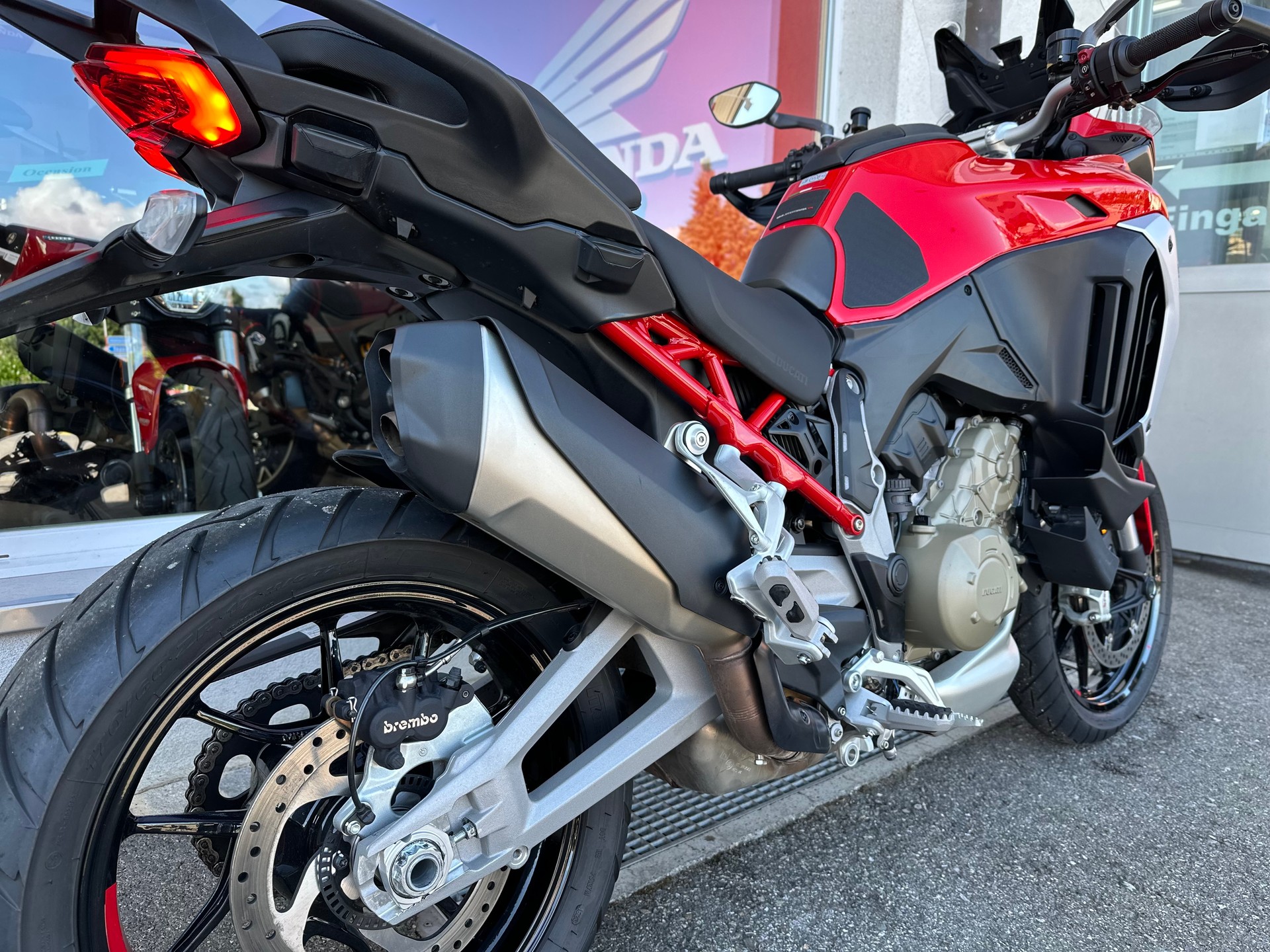 DUCATI MULTISTRADA V4 S-image-7