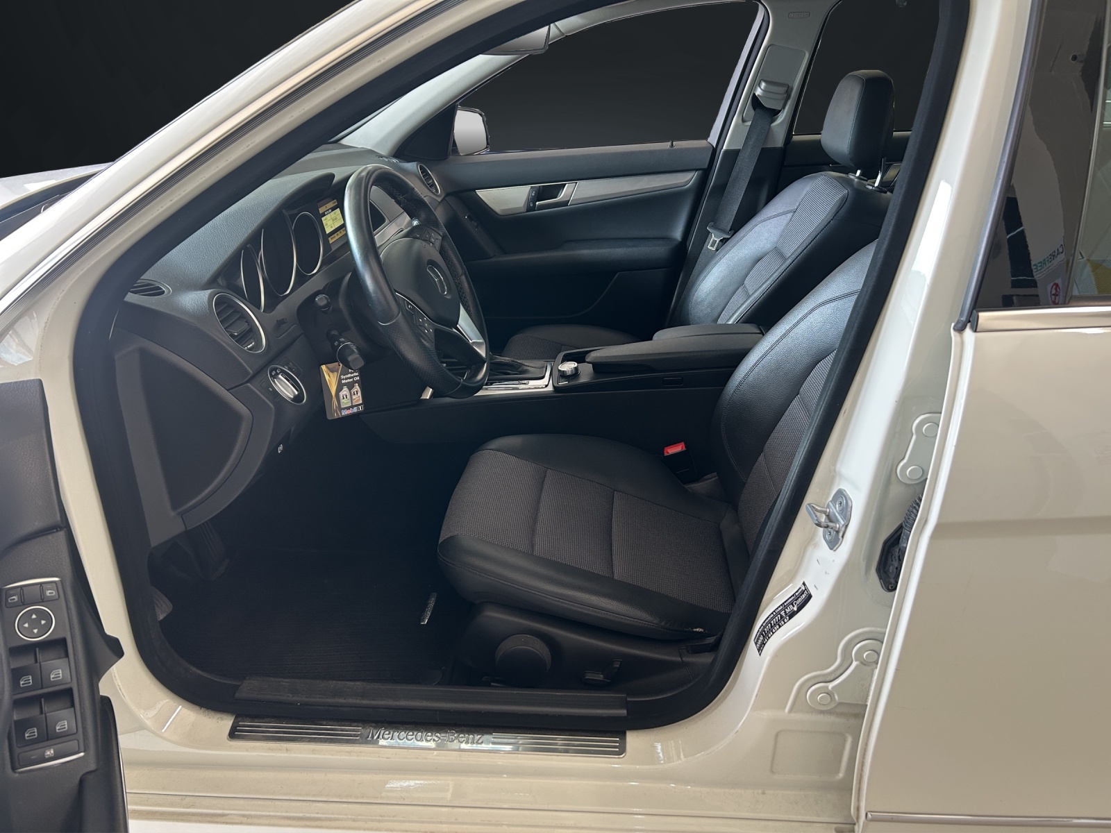 MERCEDES-BENZ C 180 BlueEfficiency Avantgarde 7G-Tronic-image-14