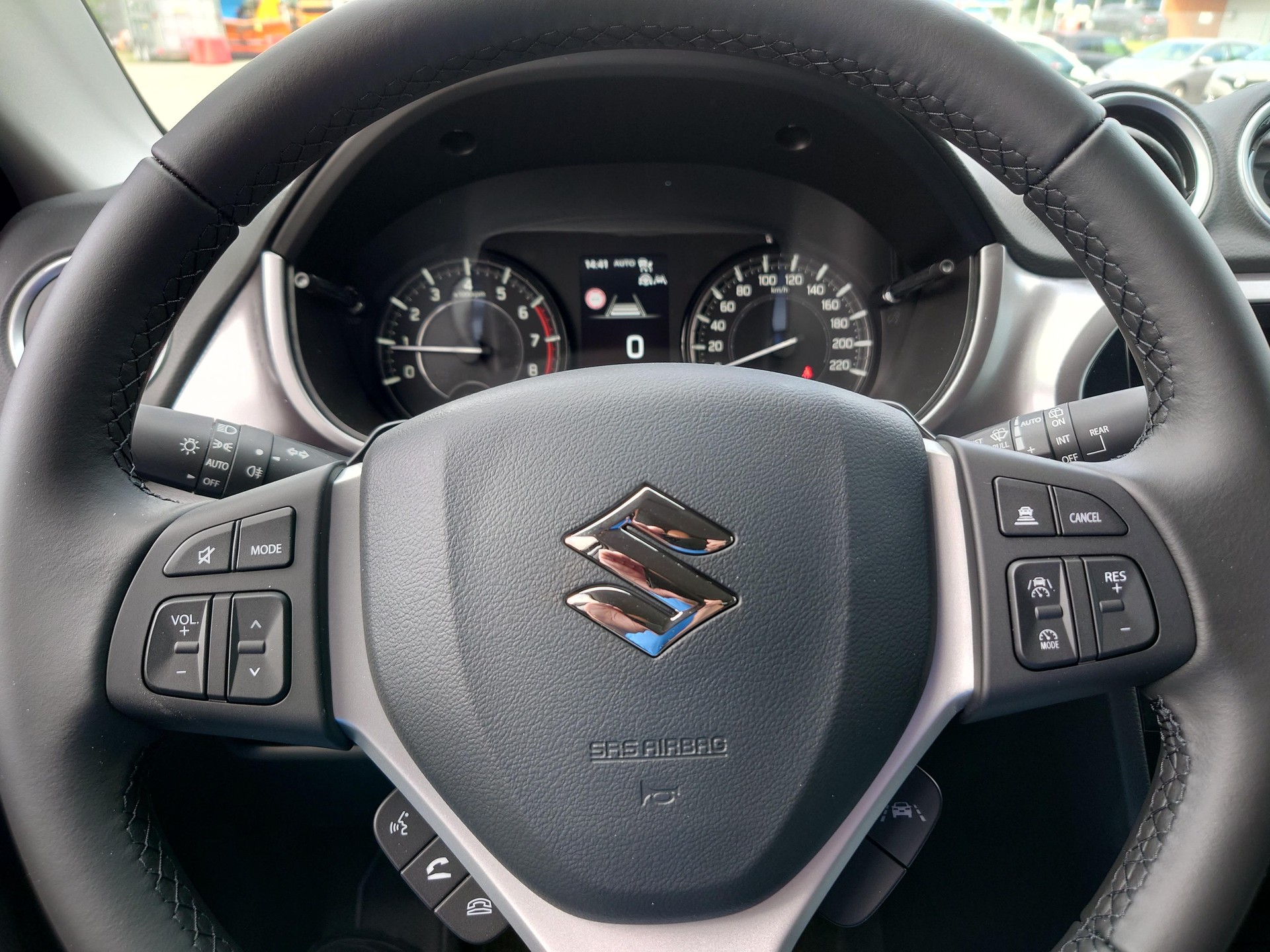 SUZUKI Vitara 1.4 T Compact+ Hybrid 4x4-image-6
